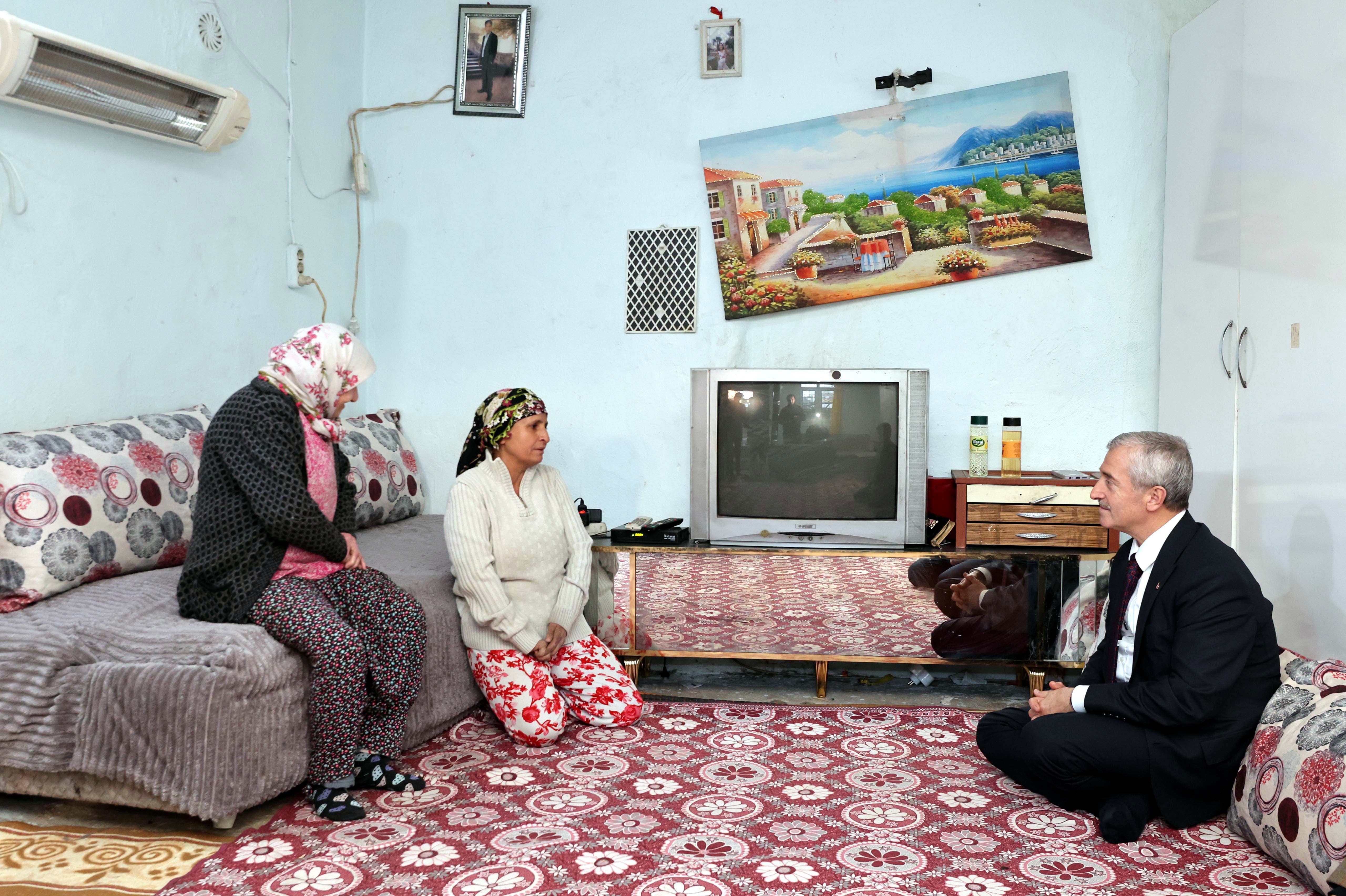 Ümmi Gülsüm Dinç ve kızı