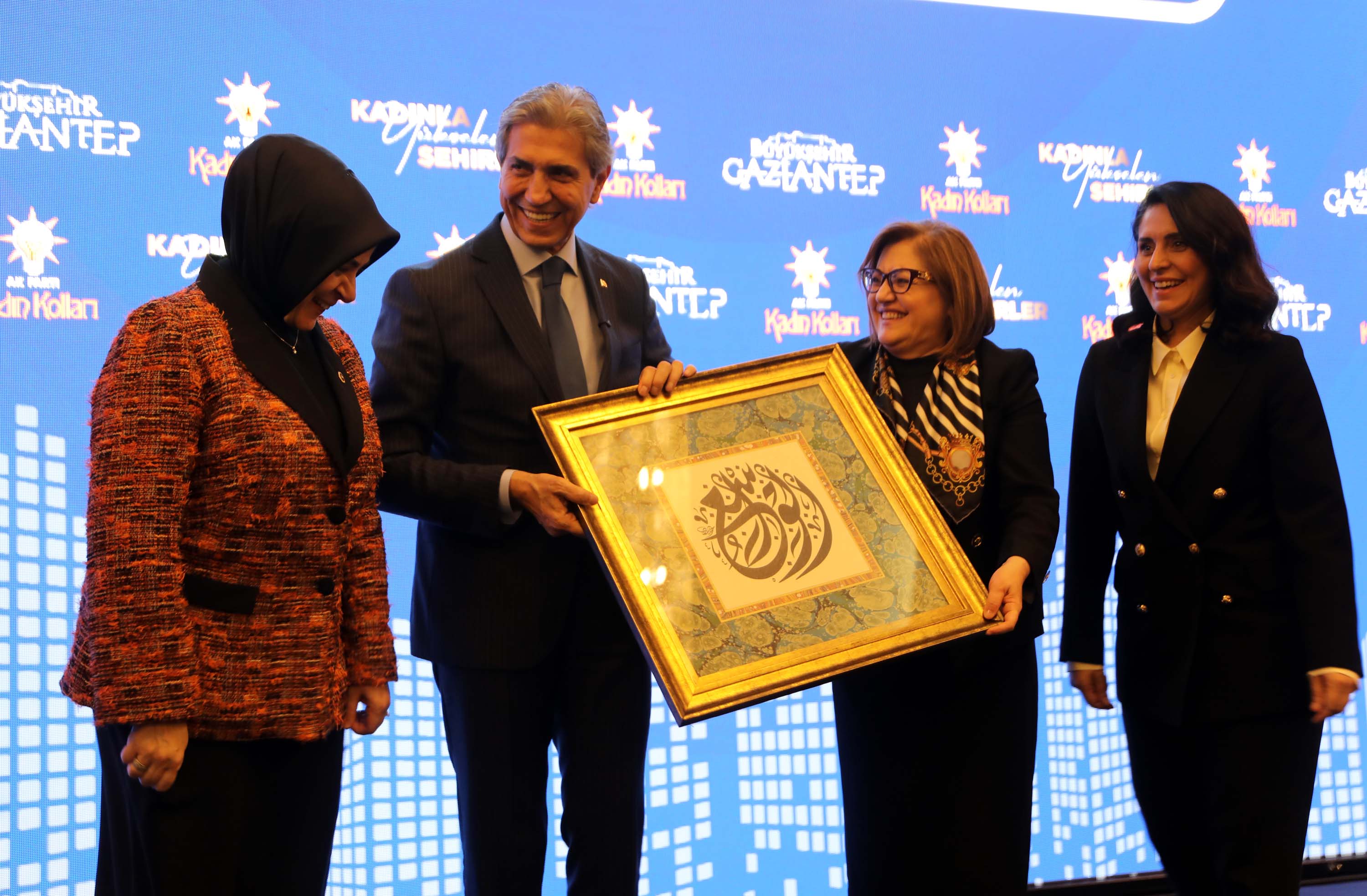 AK Parti panel katılımcıları