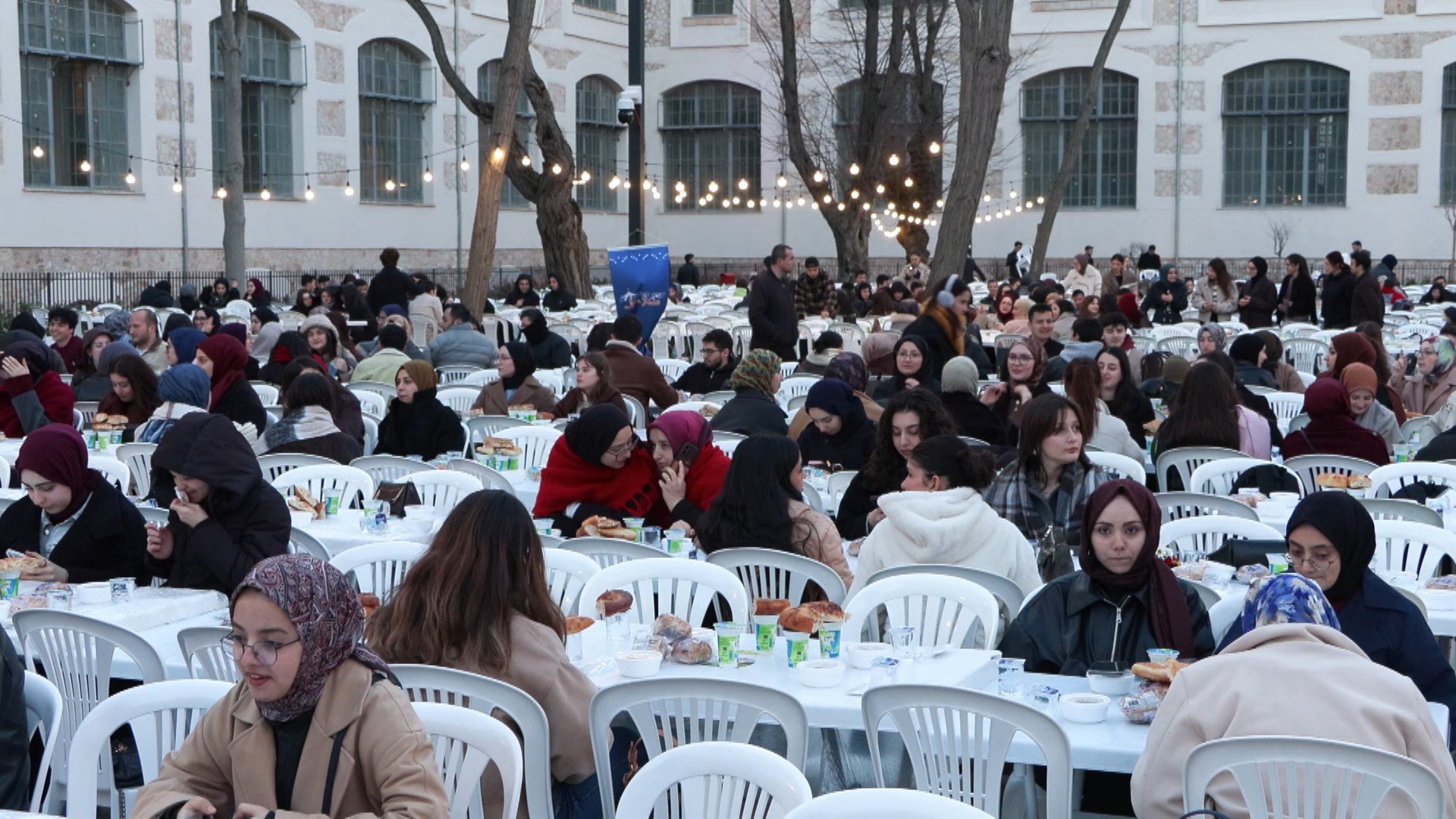Bakan Vedat Işıkhan iftar programında konuşuyor