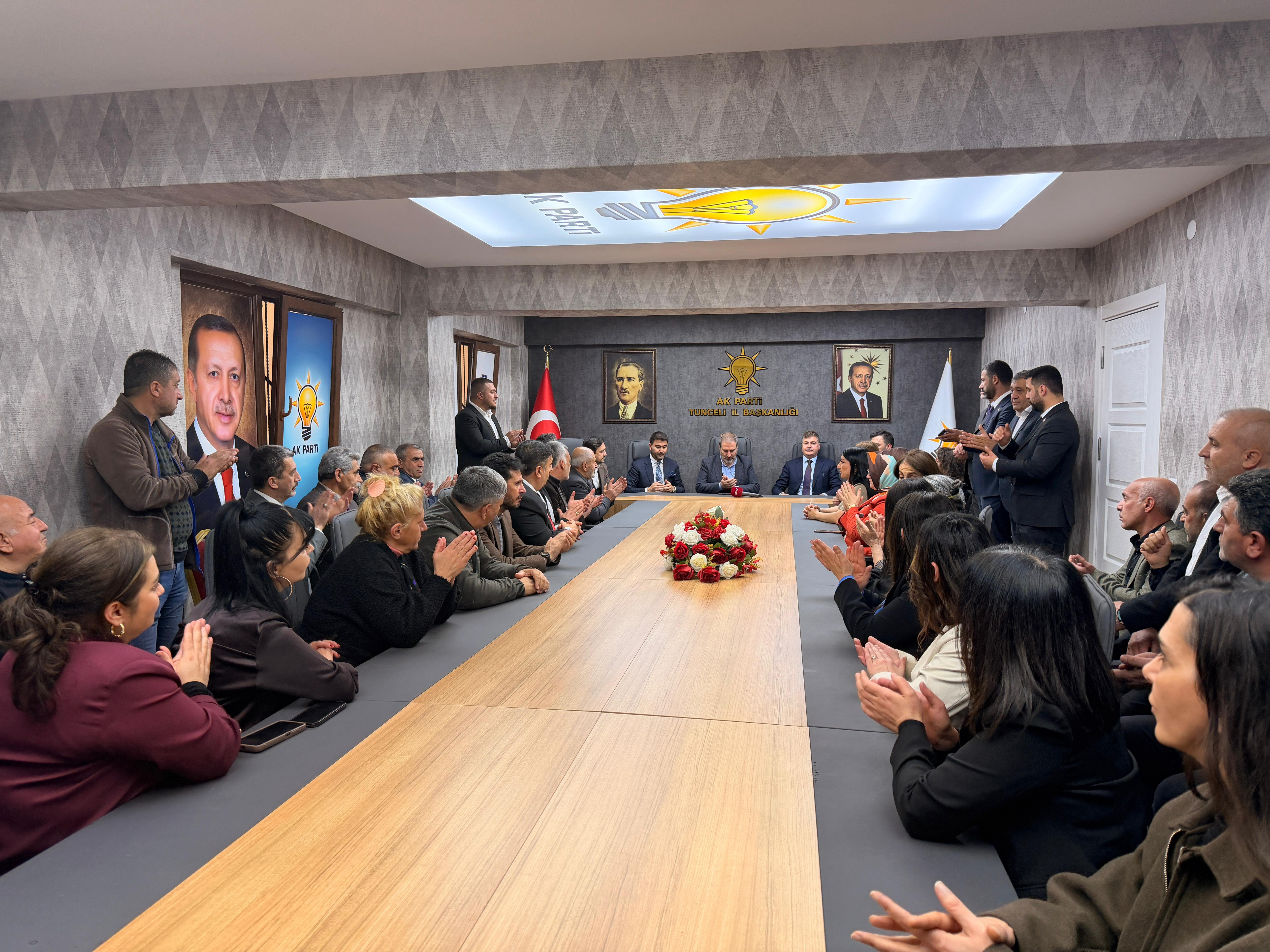 AK Parti Tunceli İl Başkanlığı toplantısı