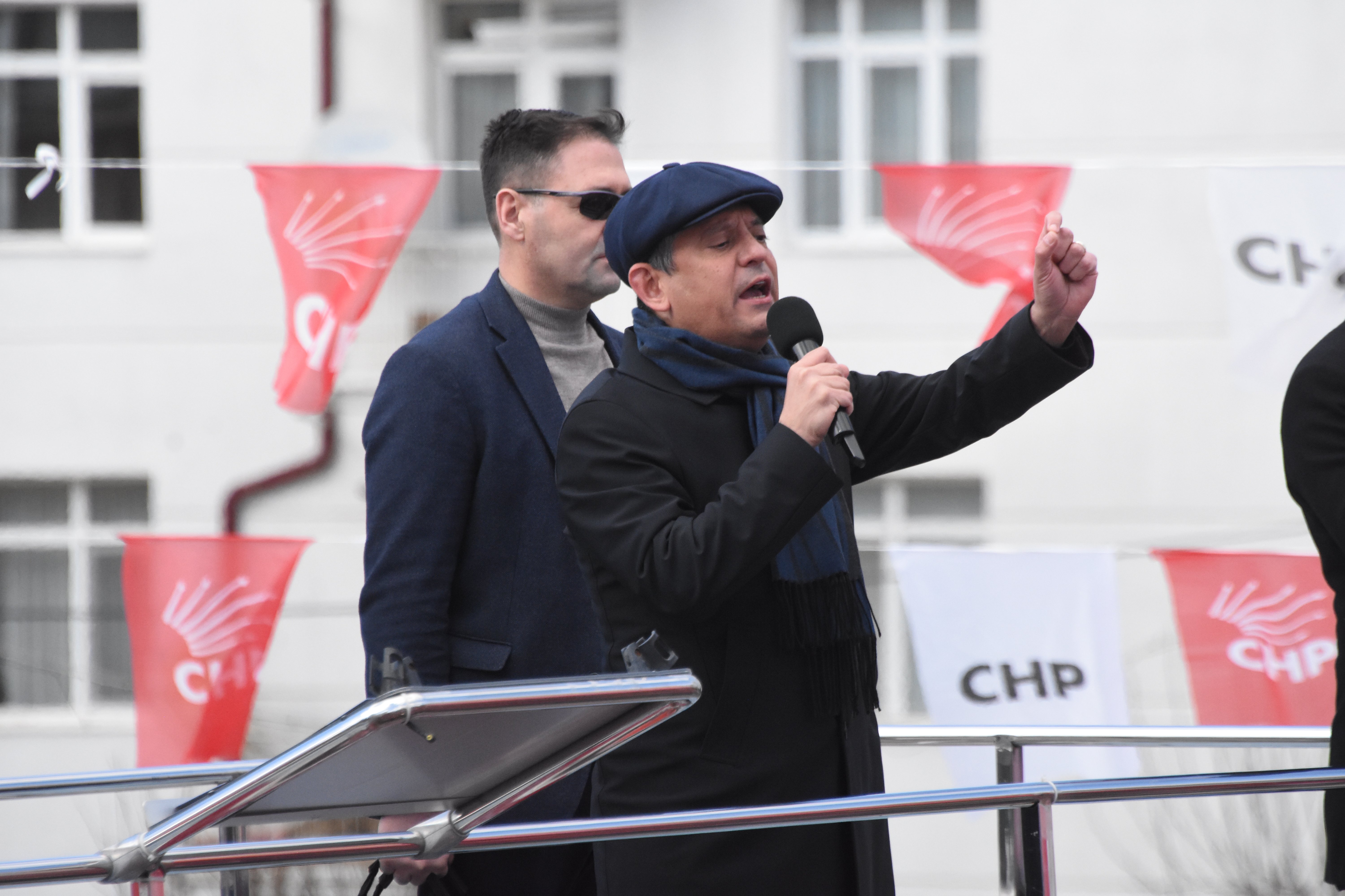 Özgür Özel Konuşma Yapıyor