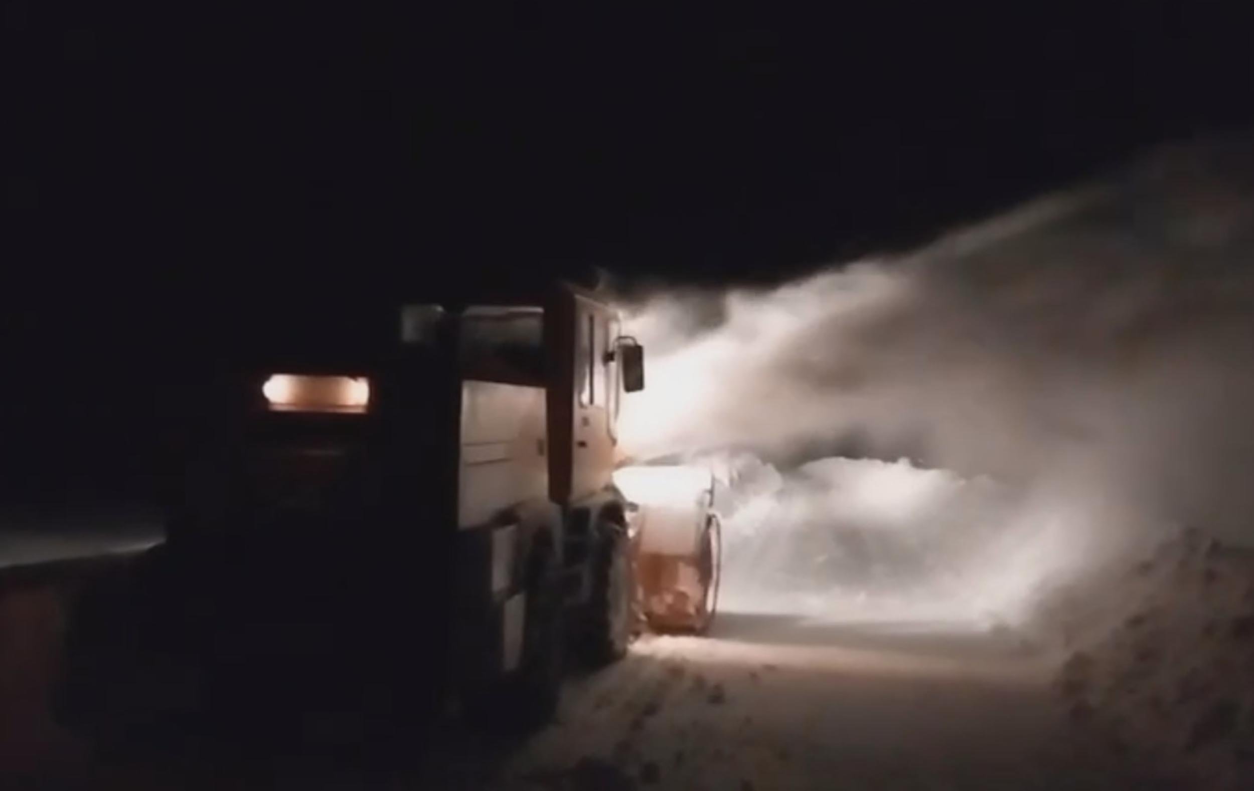 Kars köy yolu kar temizleme