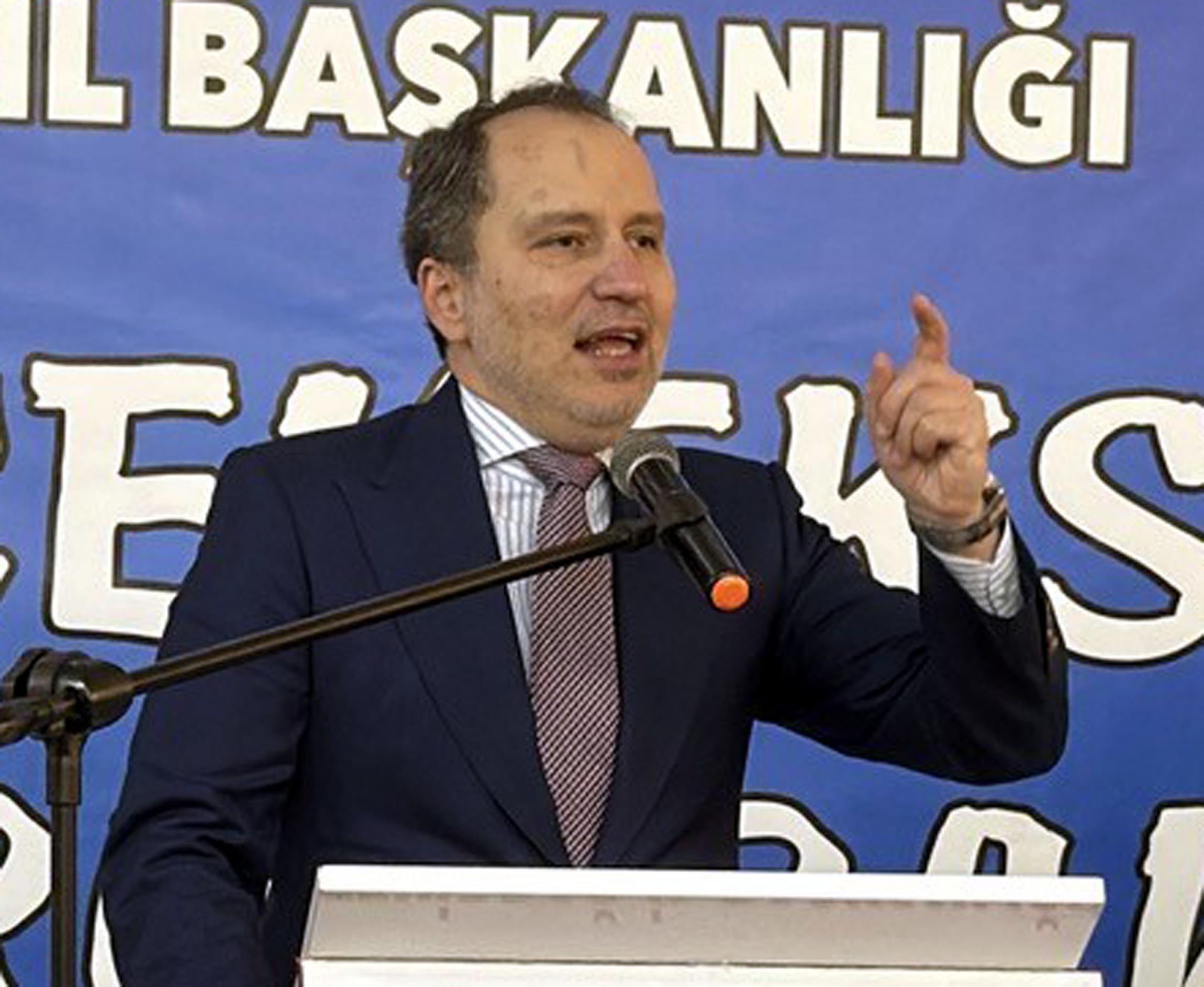 Fatih Erbakan iftar programında konuşuyor