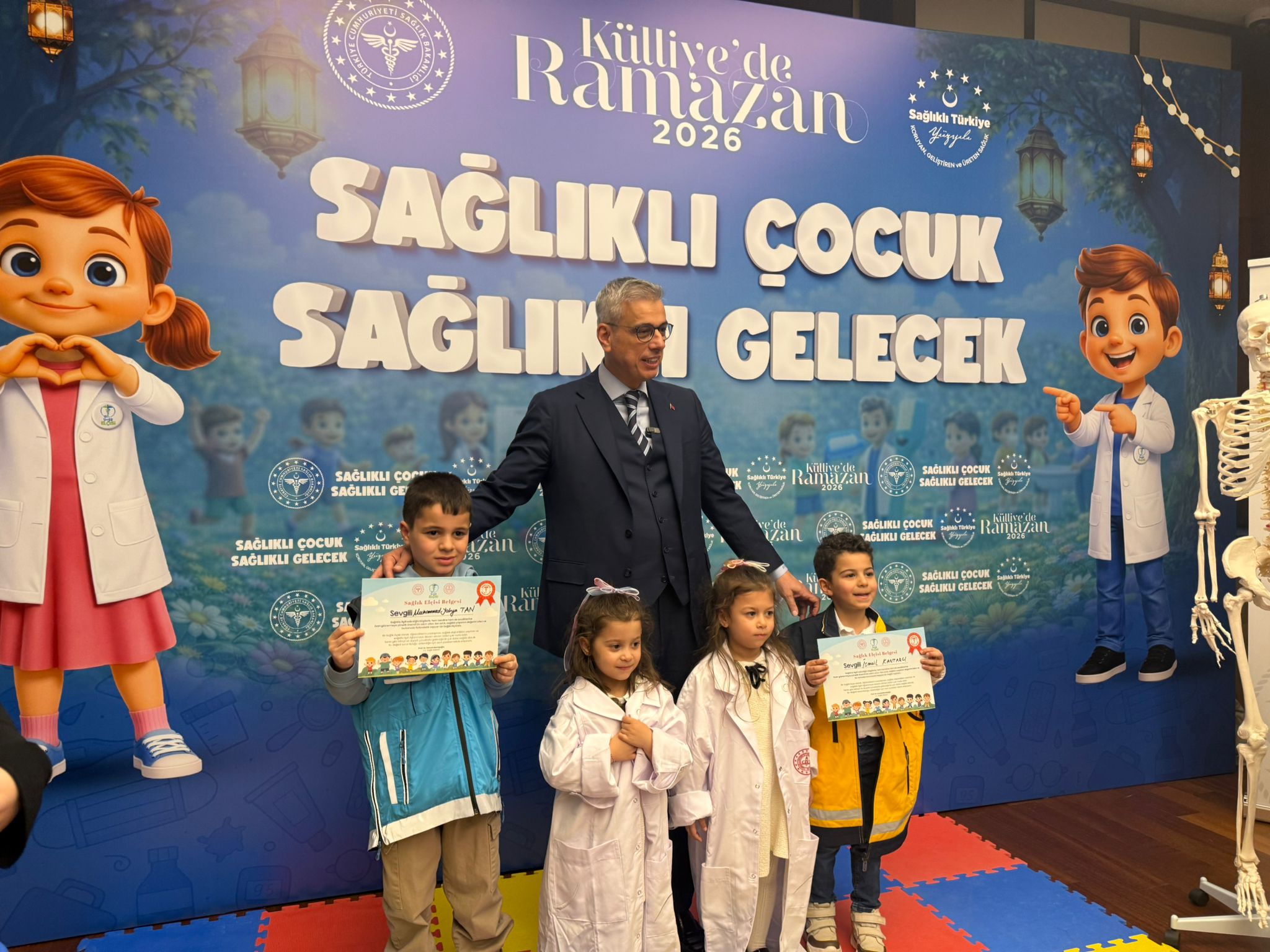 Bakan Memişoğlu çocuklarla etkinlik