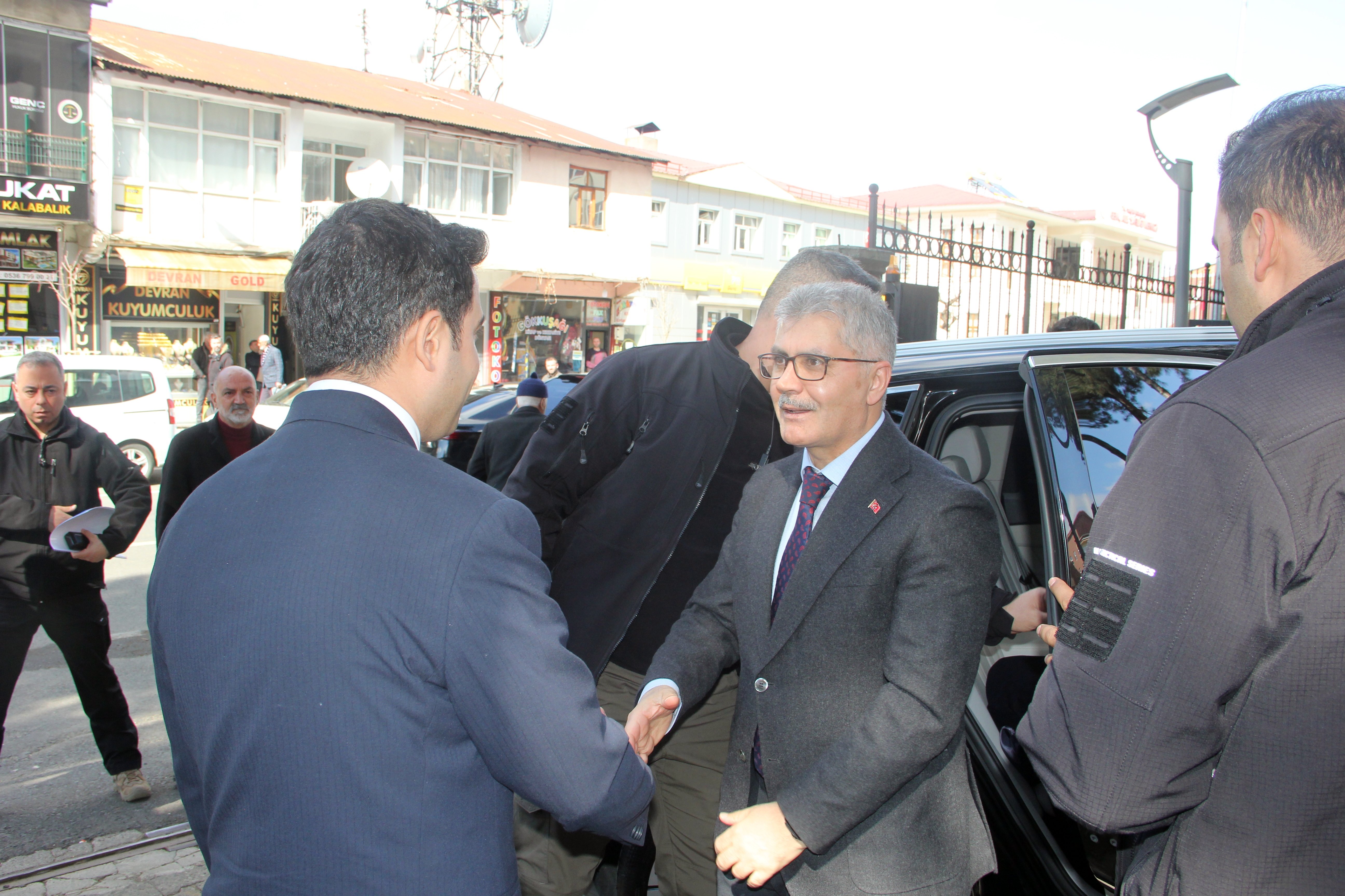 Bingöl Valisi Cahit Çelik Genç ilçesinde