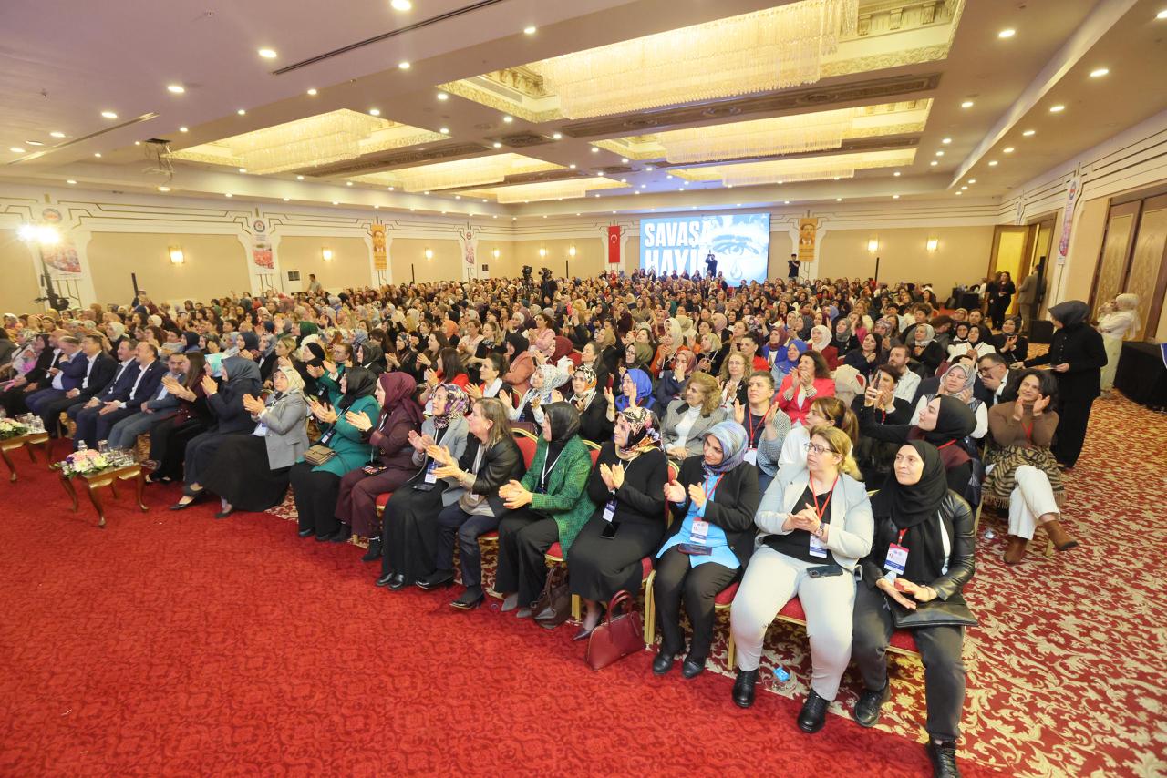 Eğitim-Bir-Sen Kadın Komisyonları katılımcıları