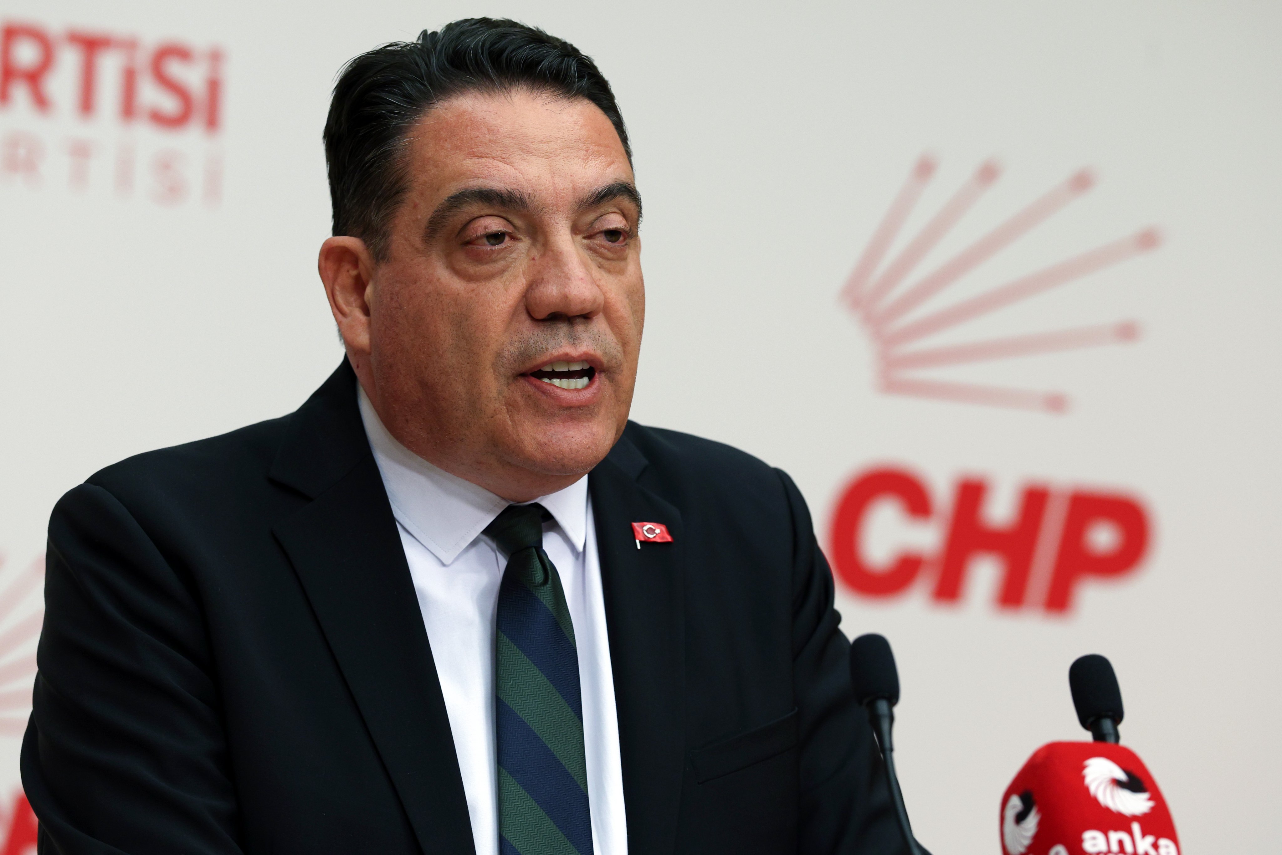 CHP Genel Başkan Yardımcısı Yankı Bağcıoğlu basın toplantısında