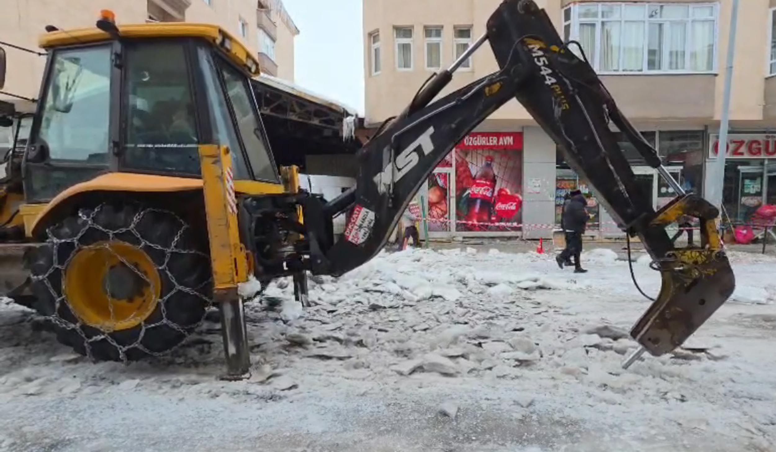 Ardahan Belediyesi buz temizleme