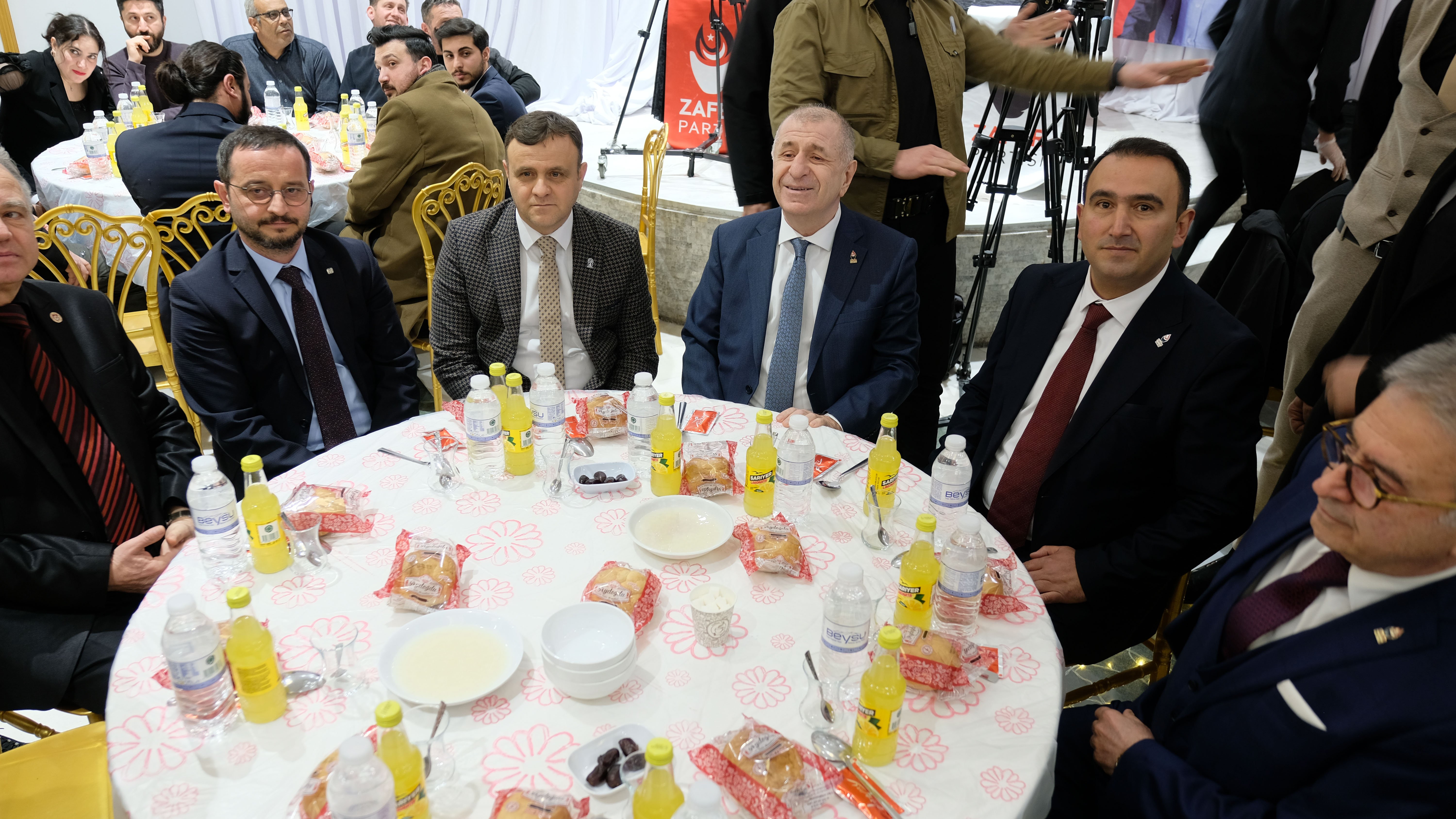 Ümit Özdağ Konuşma Yapıyor