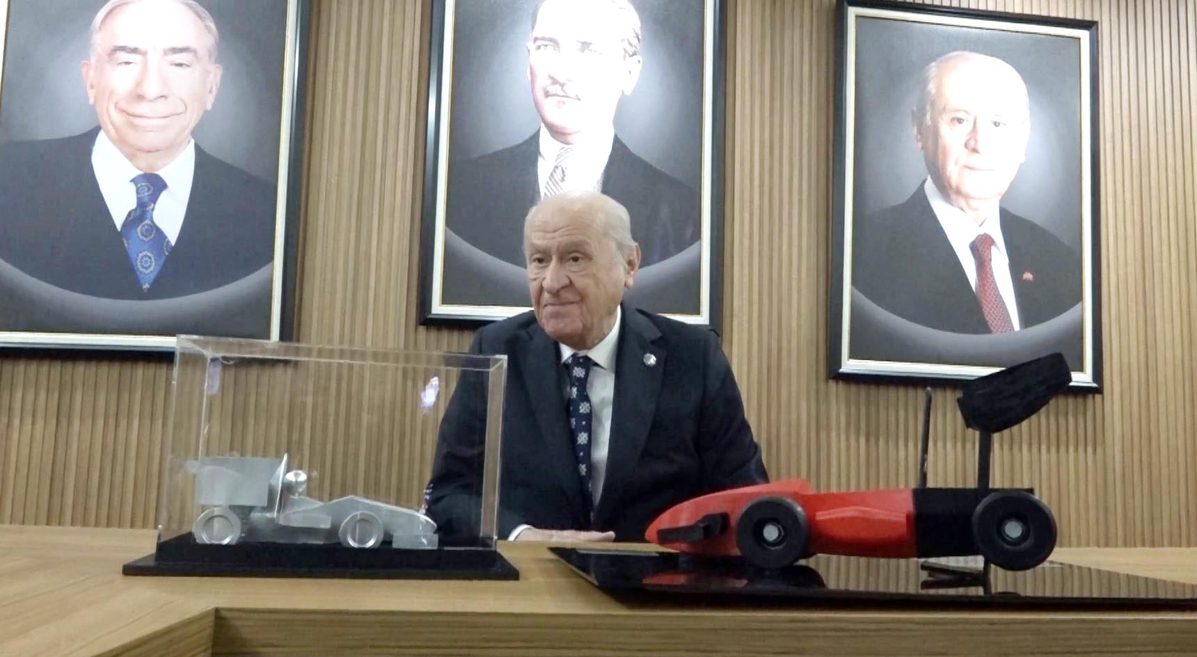 Devlet Bahçeli Ülkü Ocakları yarış arabası Göktay