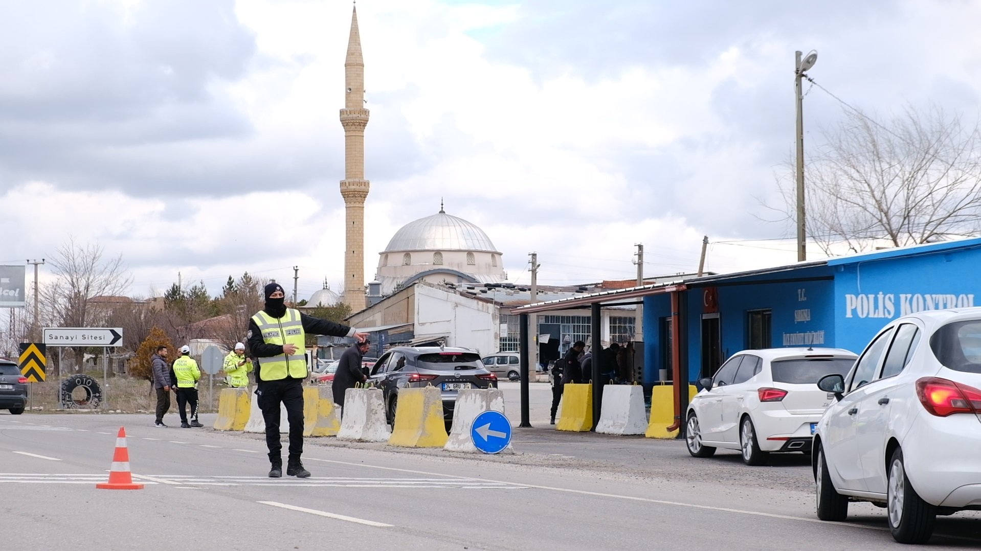 Şarkışla polis bayram ikramı