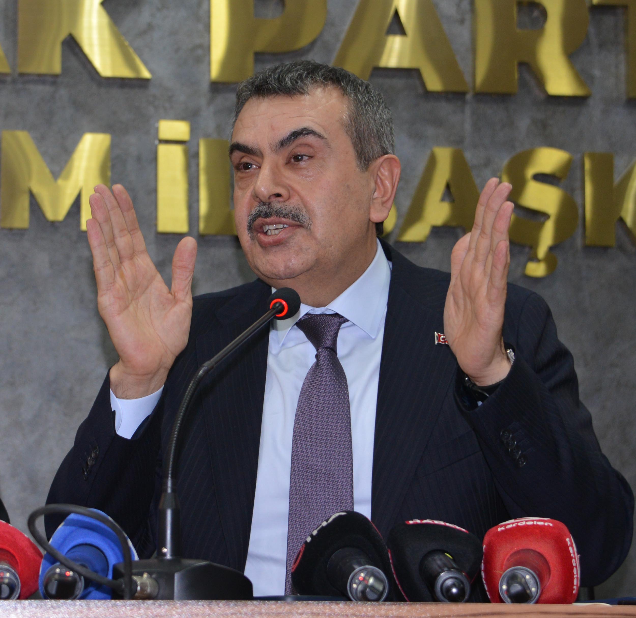 Bakan Çiftçi konuşma yapıyor