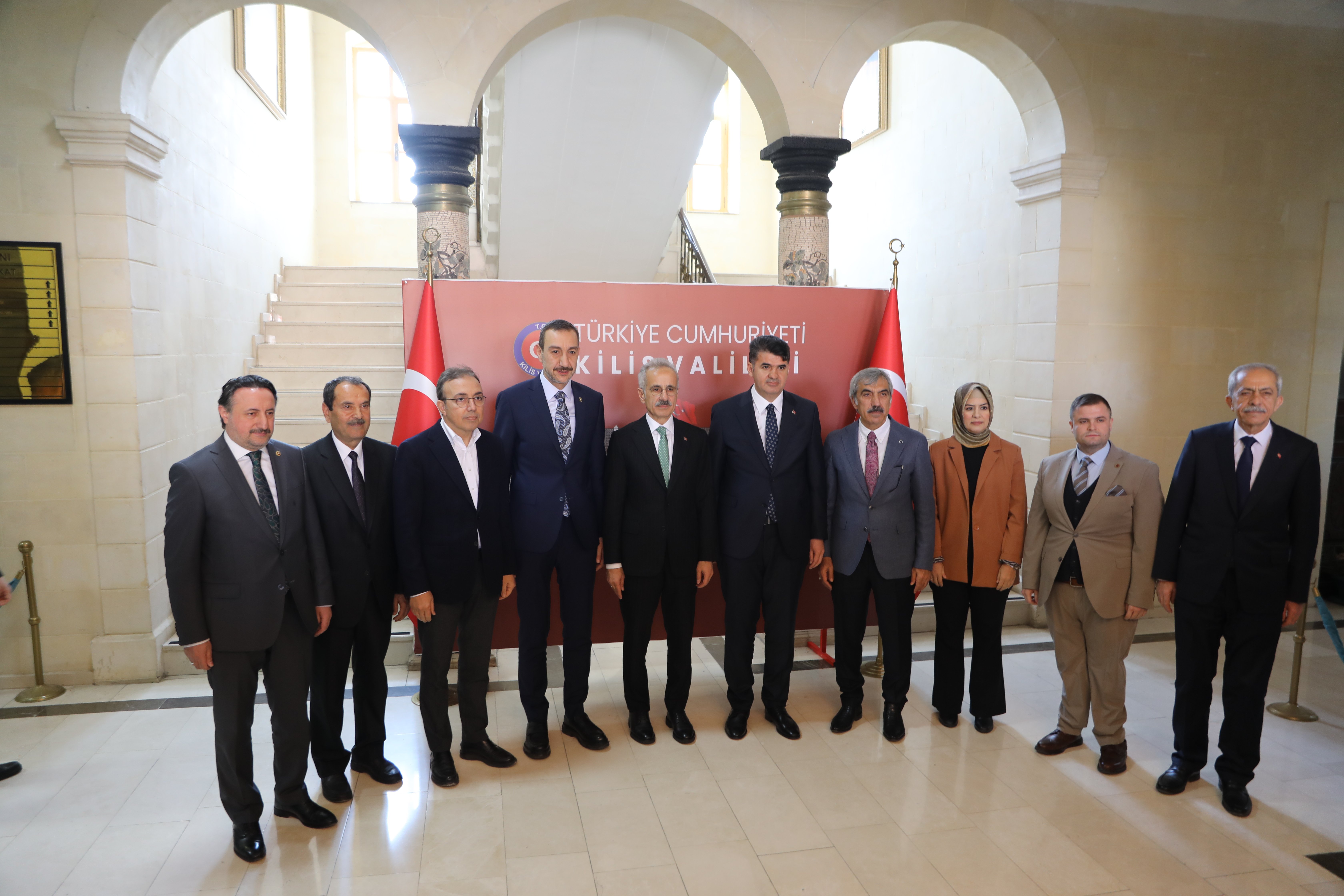 Bakan Uraloğlu bölge barışı mesajı veriyor