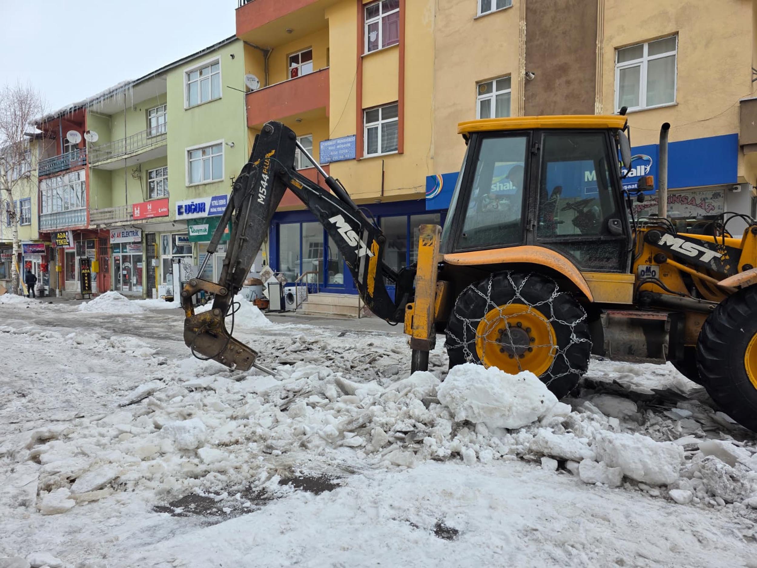Ardahan buz kırma çalışması
