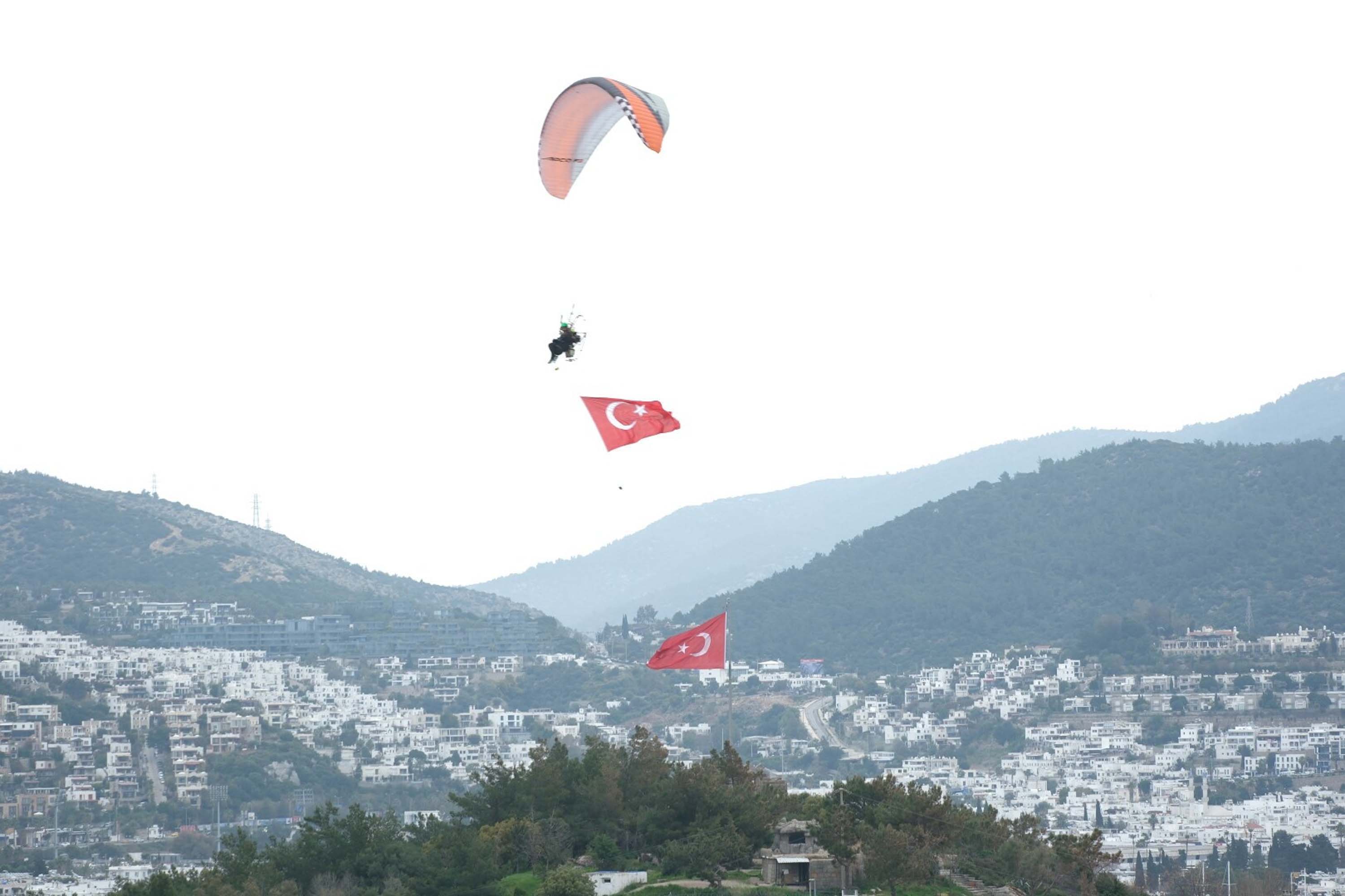 Seyfi Çağlar Özgül açıklama yapıyor