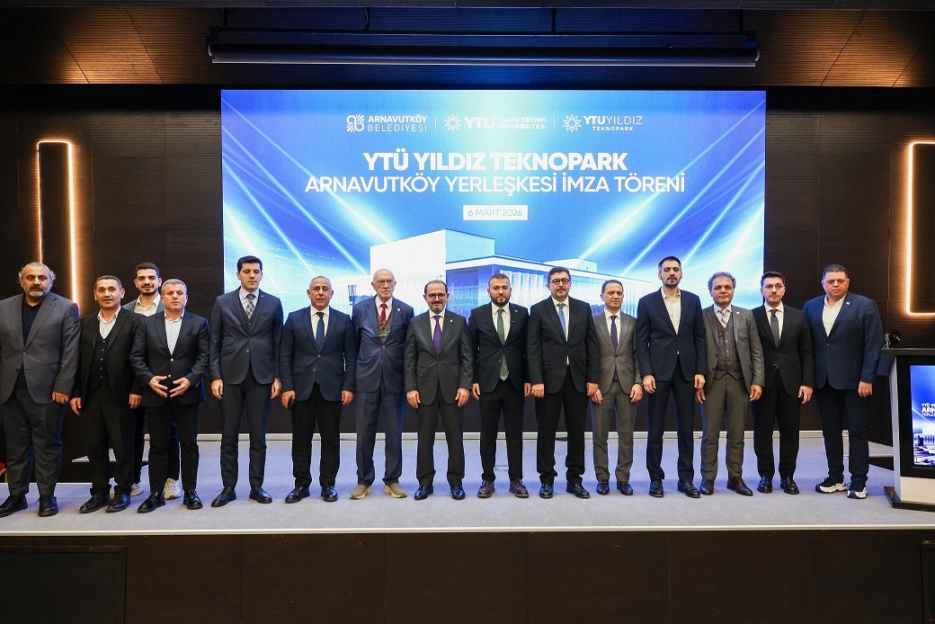 Yıldız Teknopark Genel Müdürü Doç. Dr. Muhammet Garip konuşma yaparken