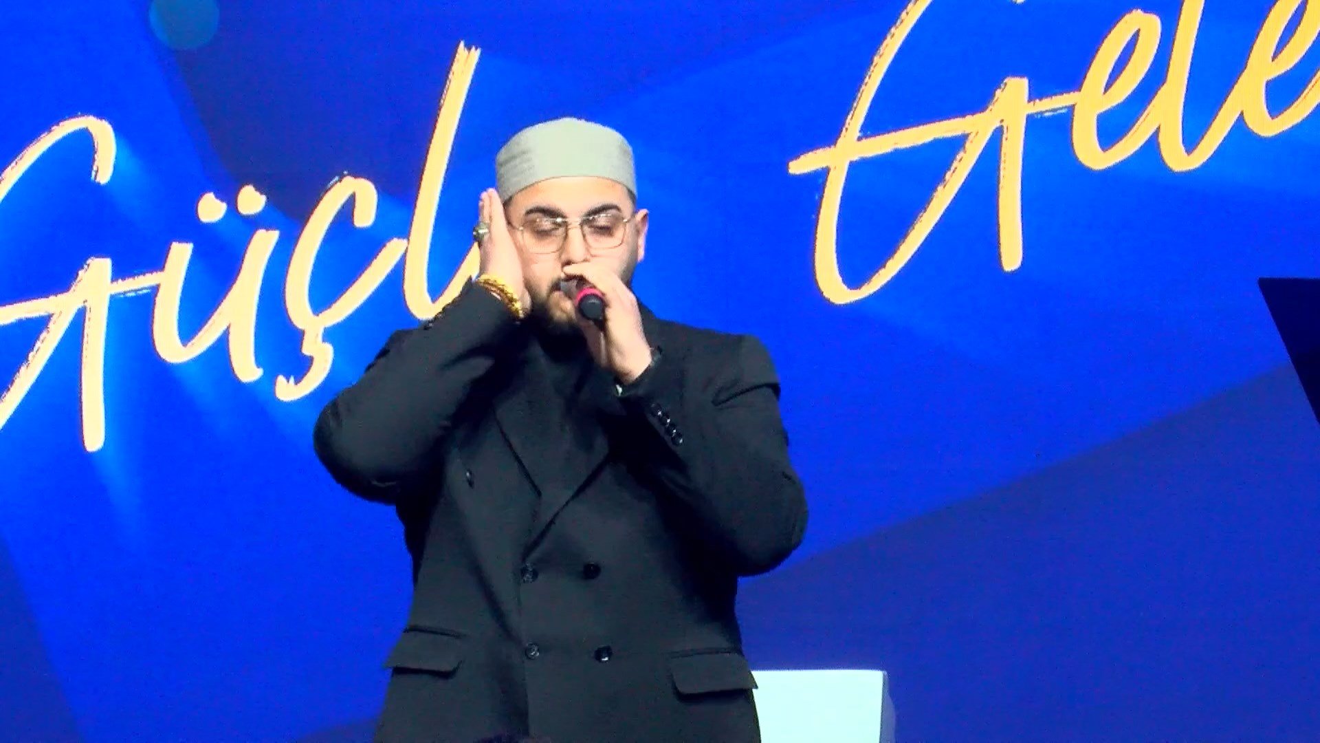 Bakan Murat Kurum iftar programında konuşma yapıyor