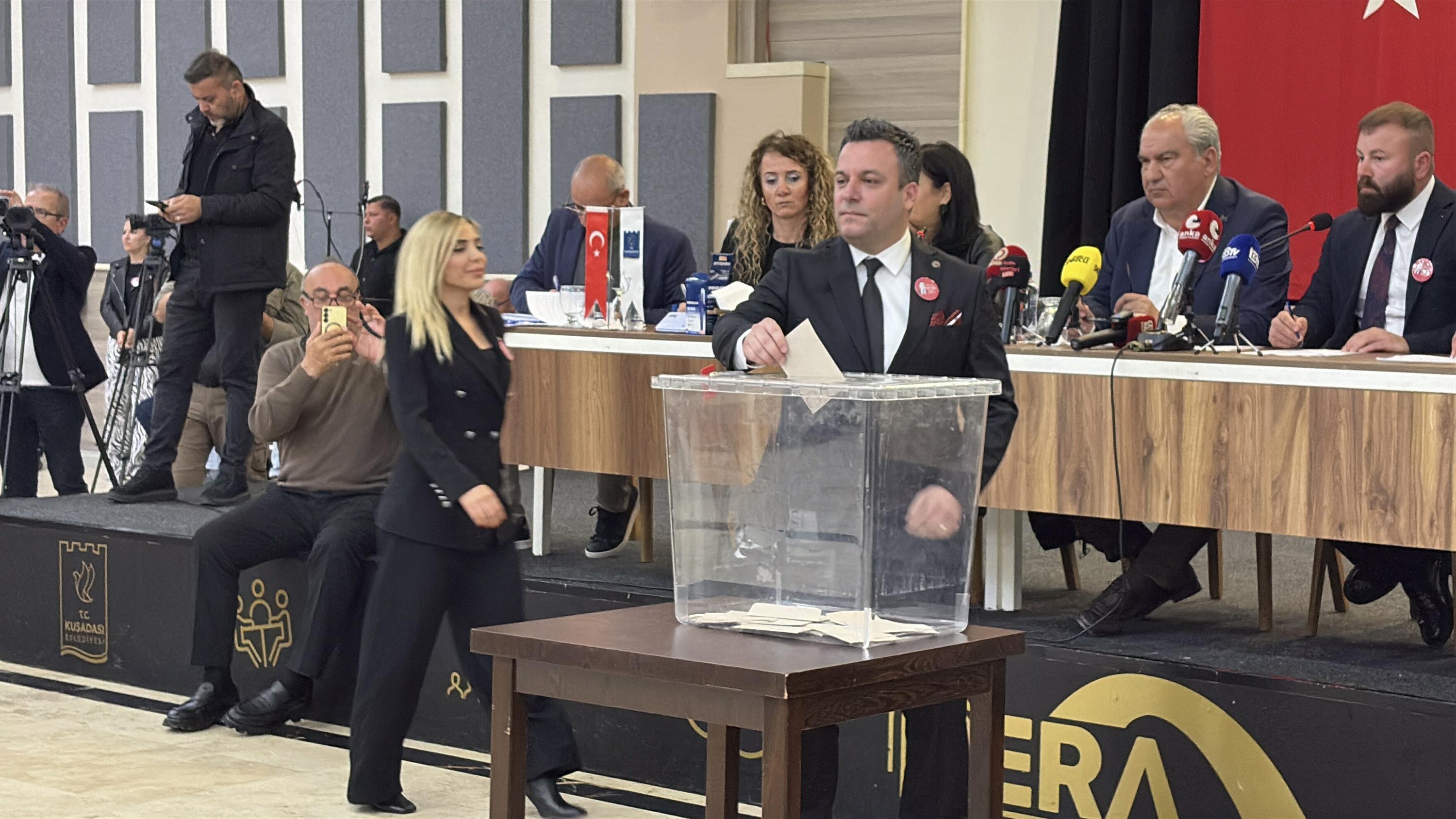 Kuşadası Belediye Binası