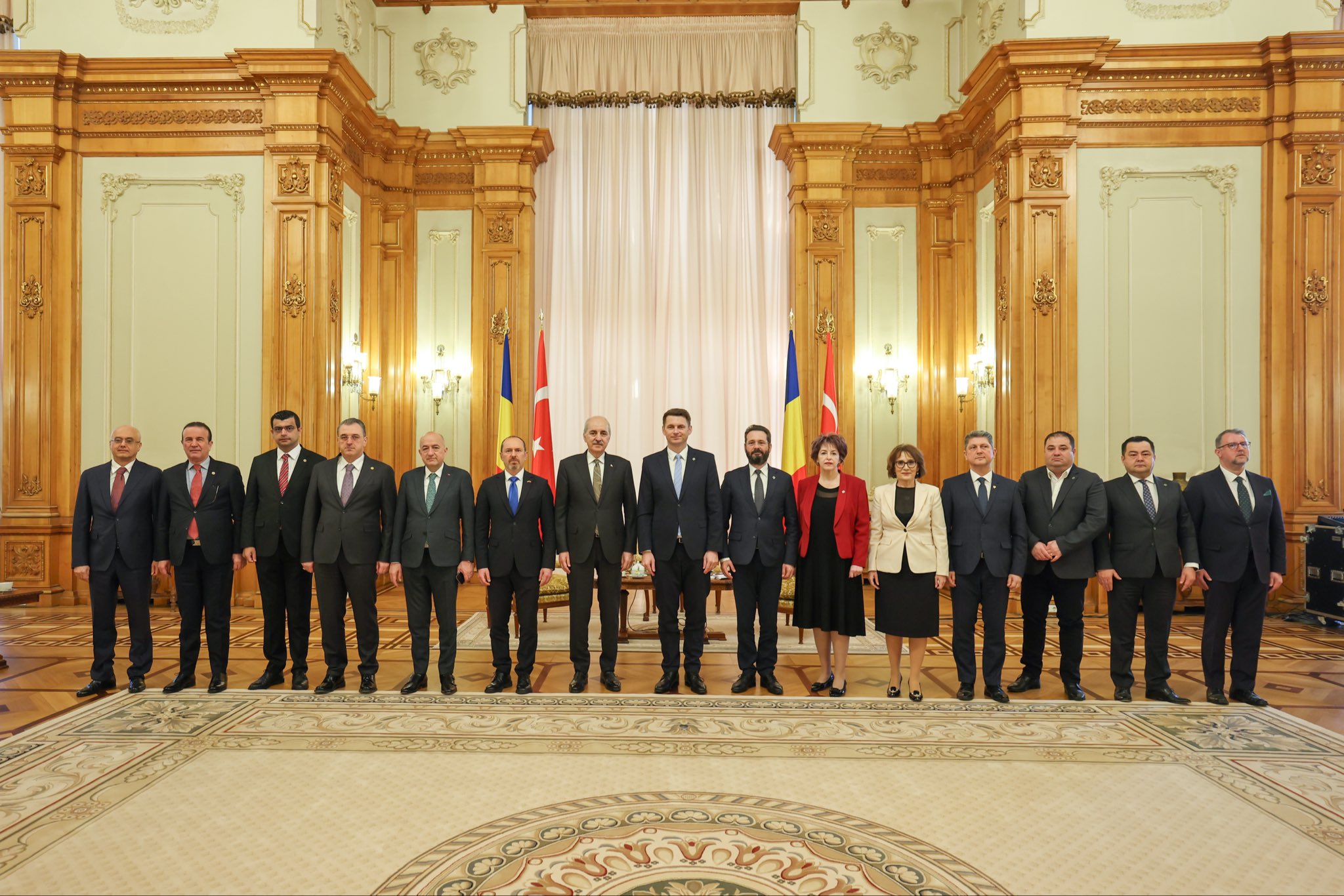 Numan Kurtulmuş Romanya Senato Başkanı ile görüşme