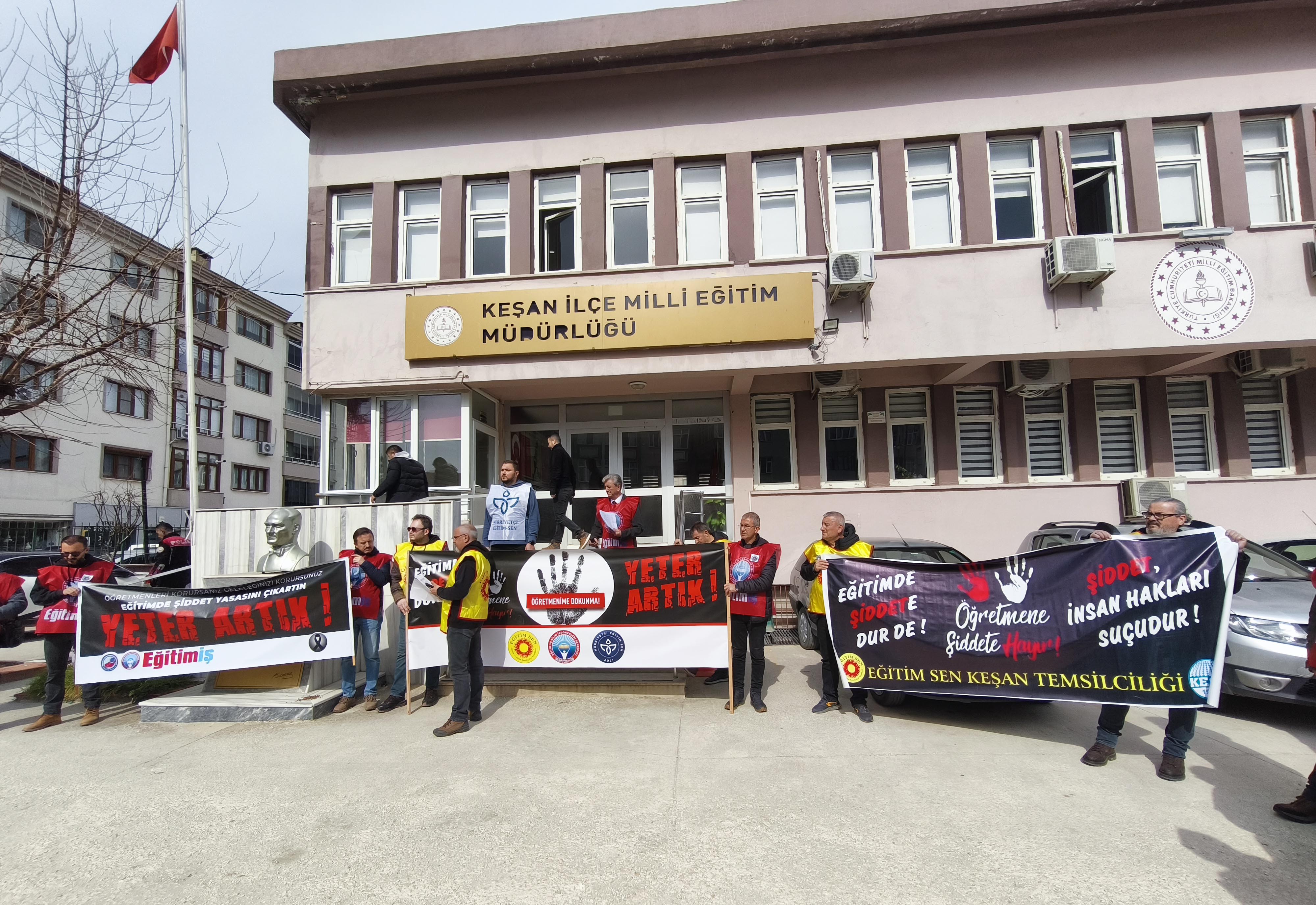 Eğitim emekçileri eylemi