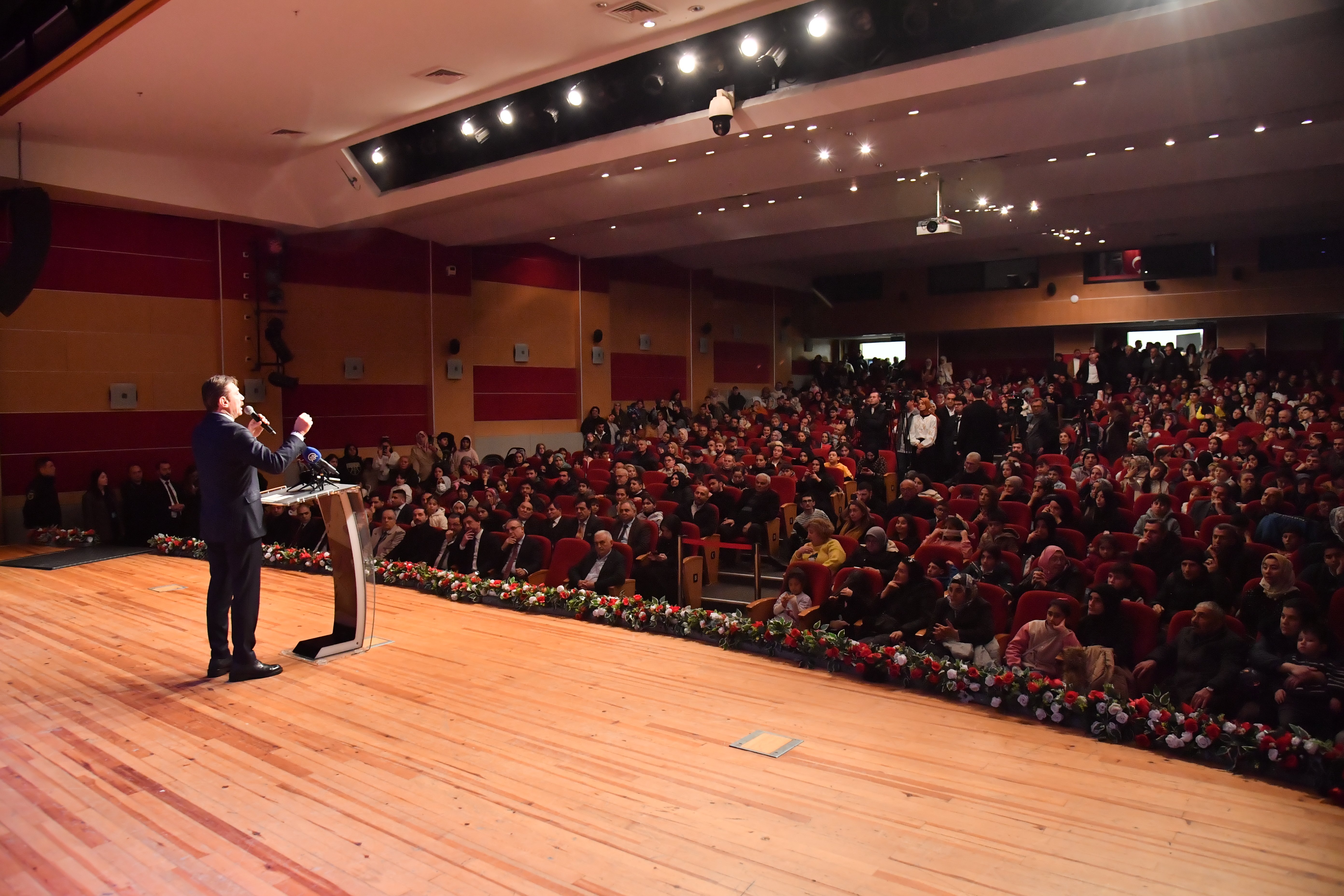 Binali Yıldırım ve Hakan Bahadır
