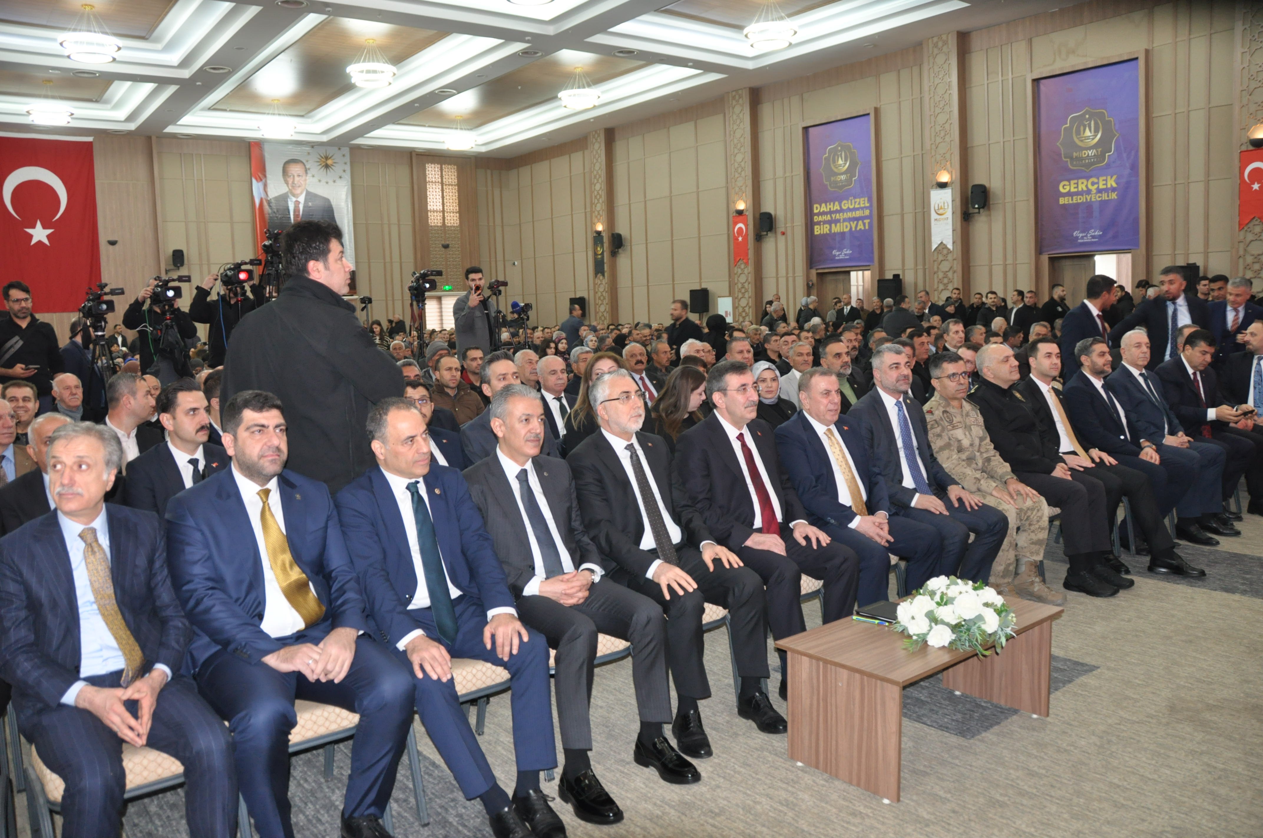 Cevdet Yılmaz ve Vedat Işıkhan