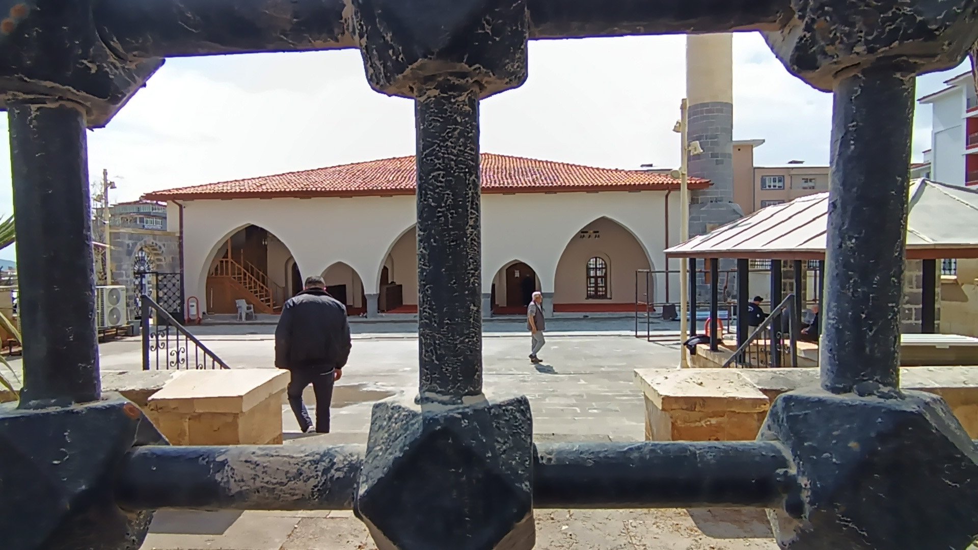 Derviş Paşa Camisi cemaati