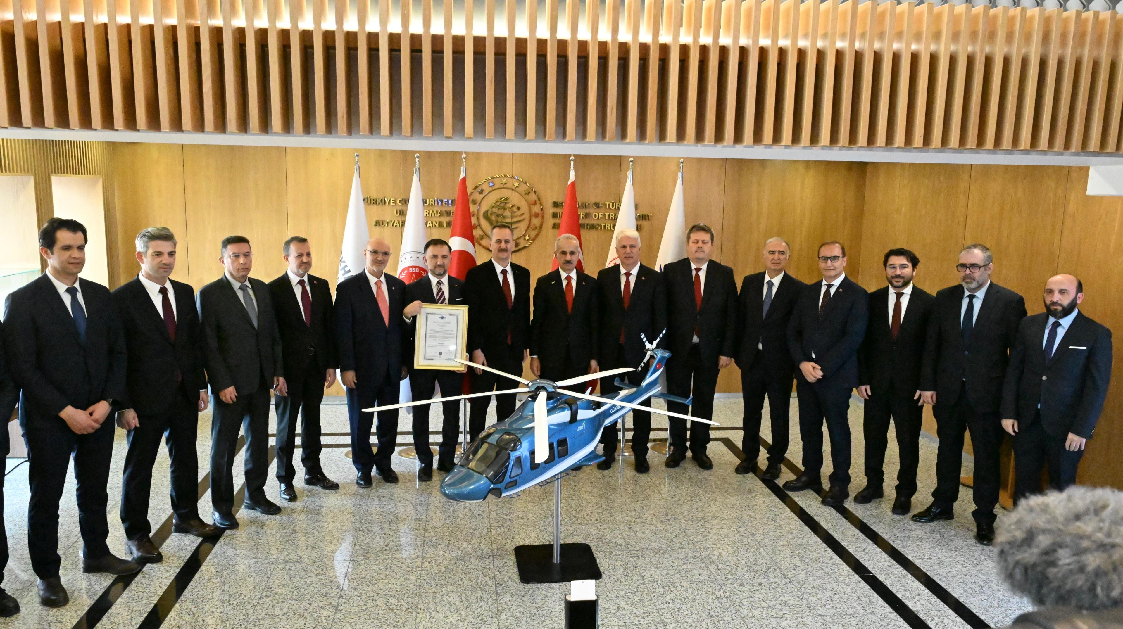 Bakan Uraloğlu Gökbey Sertifikasını Takdim Ediyor