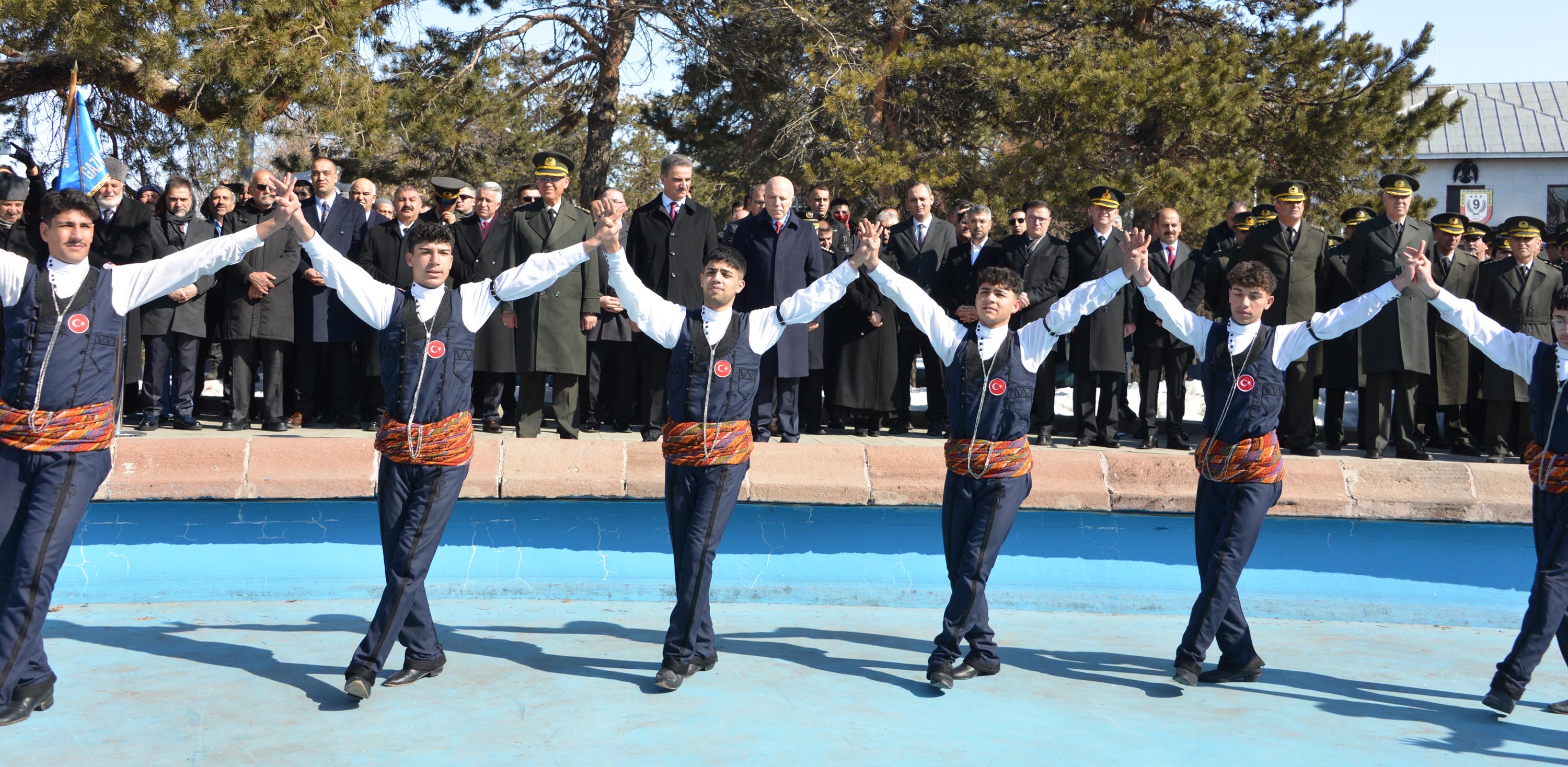 Erzurum Kurtuluş Töreni Atatürk Anıtı