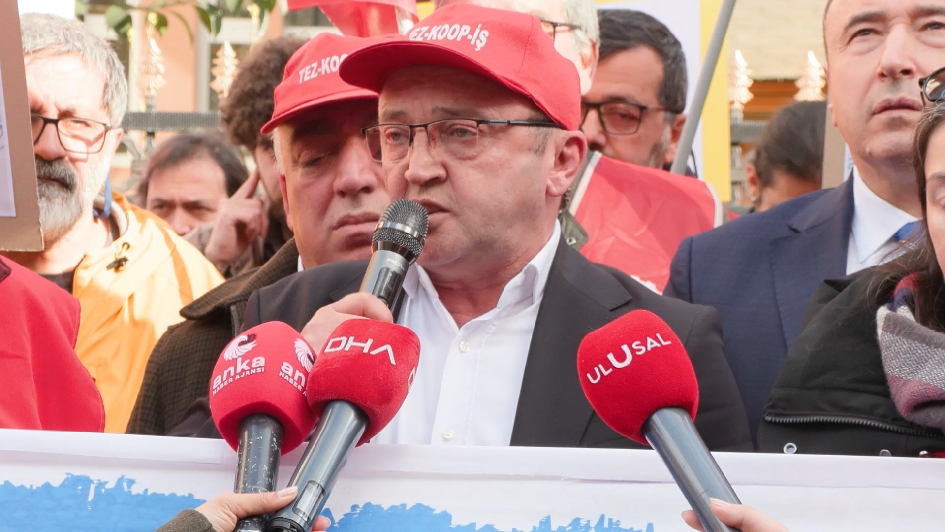 Özel İtalyan Lisesi öğretmenleri eylemde