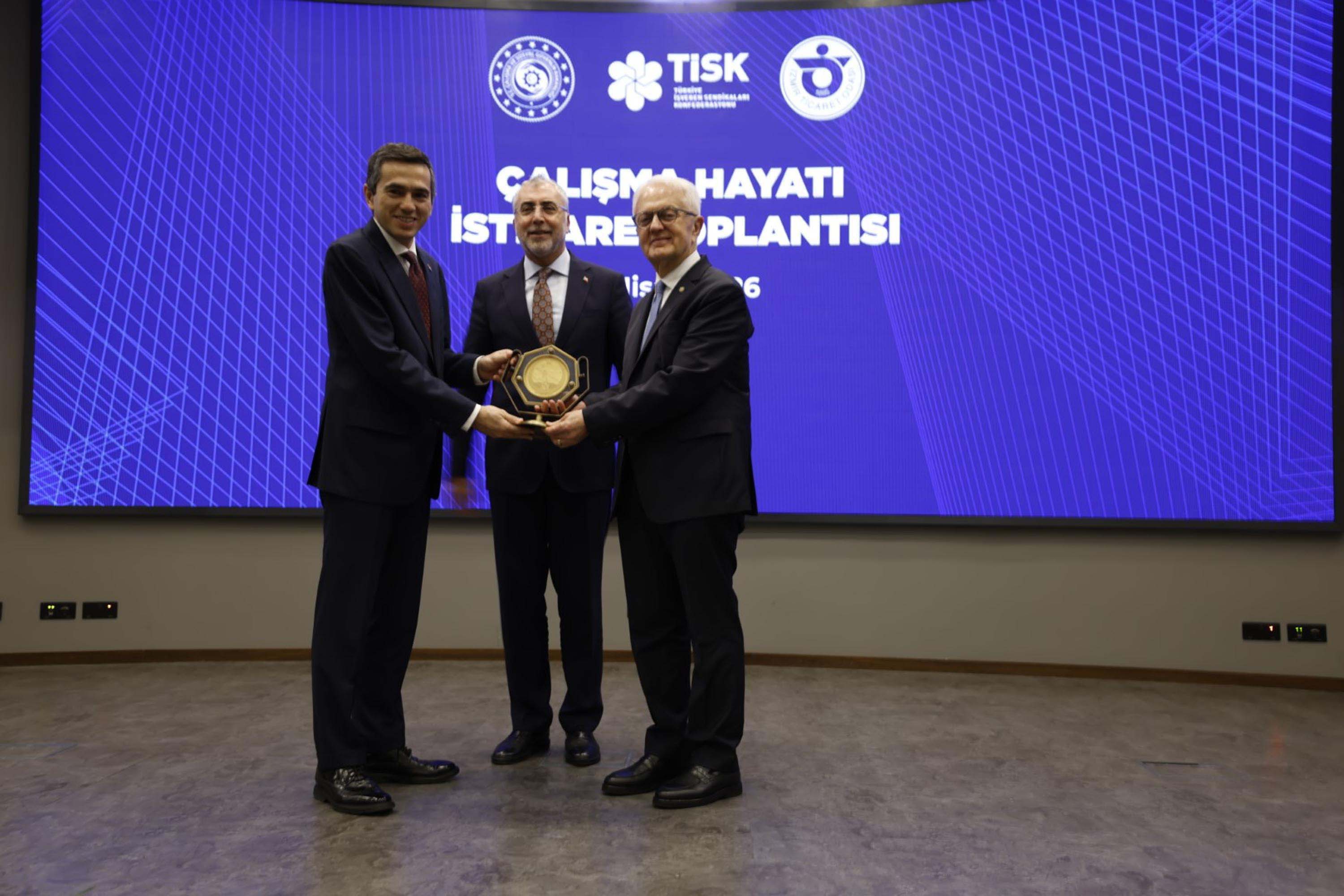 TİSK Başkanı Özgür Burak Akkol Konuşma Yapıyor