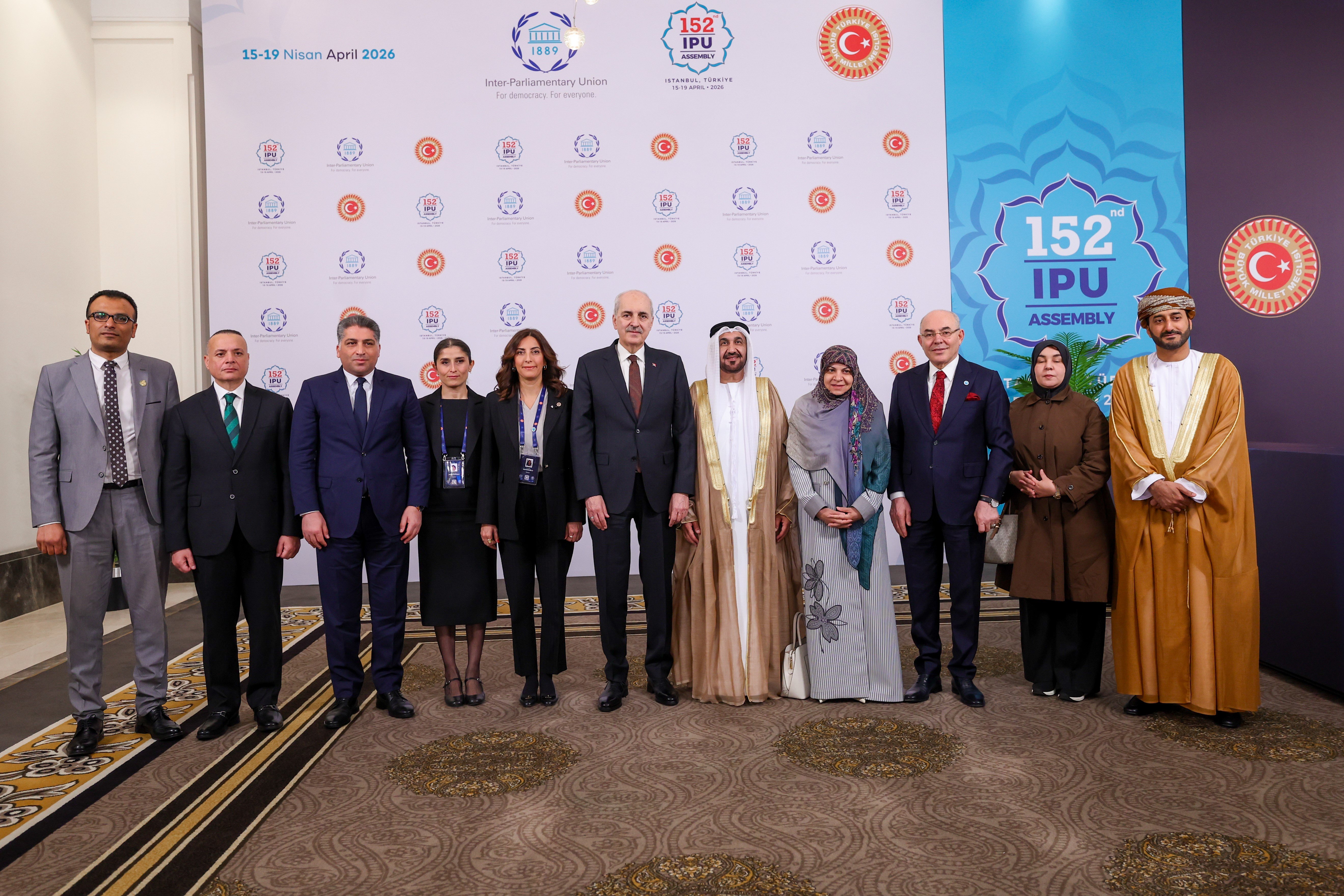 Arap Parlamentosu Başkanı konuşma yapıyor