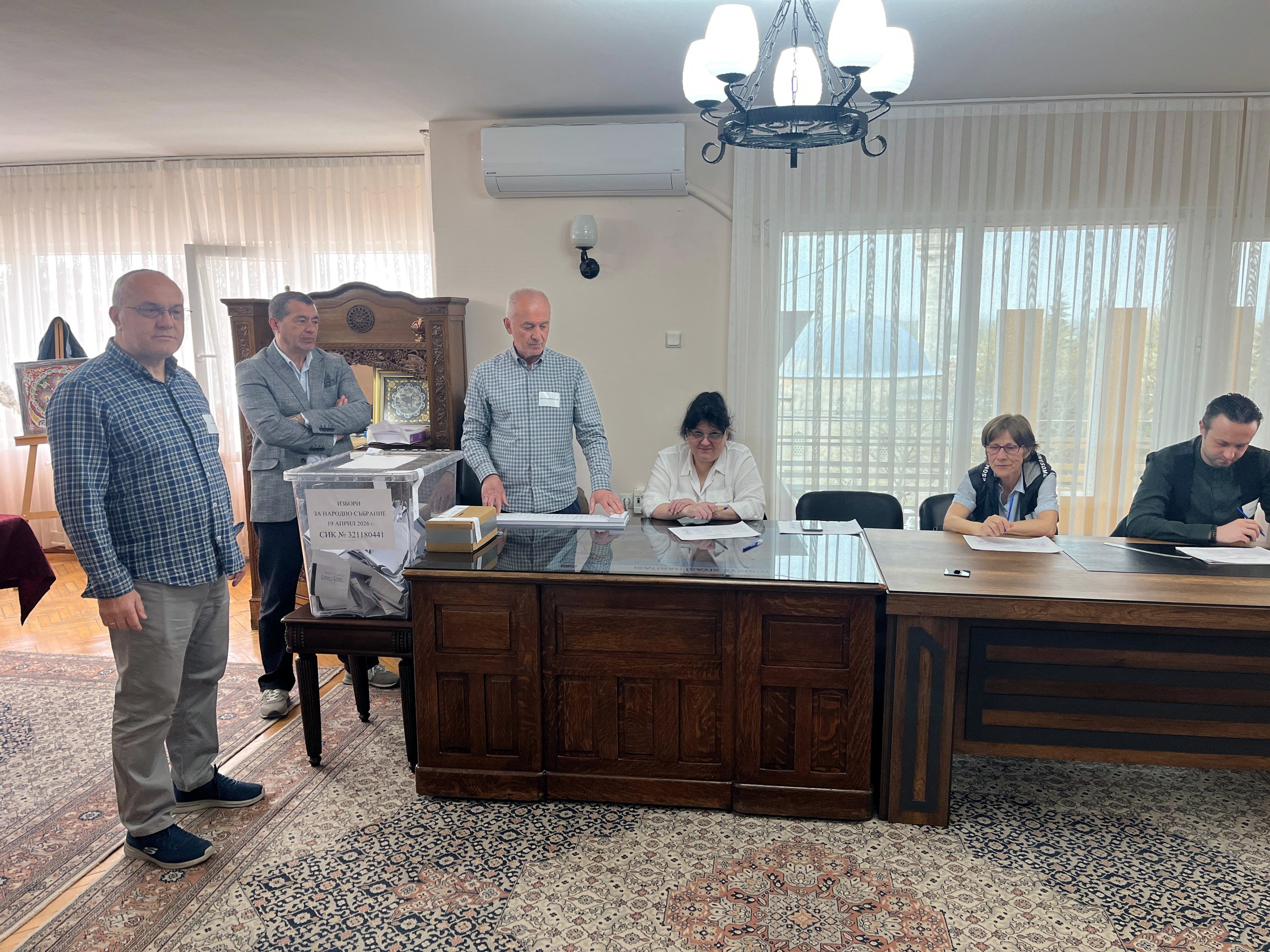 Bulgaristan seçimi çifte vatandaşlar oy kullanıyor