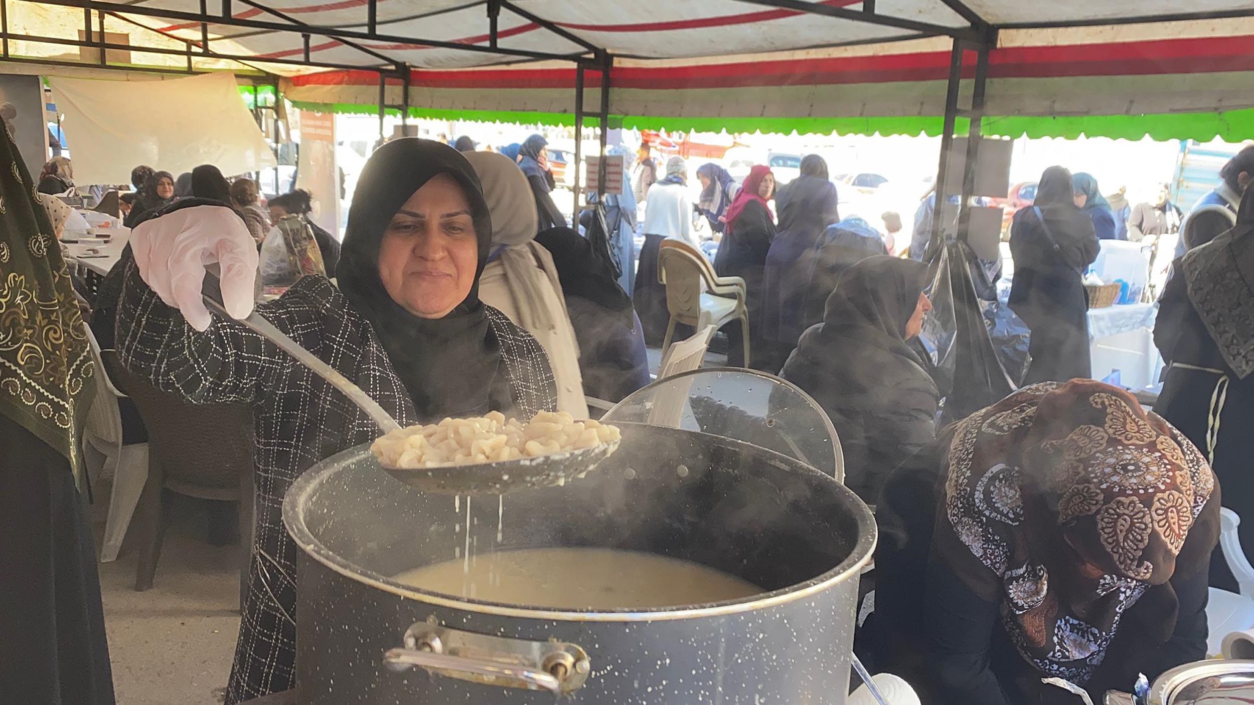 Iğdır yardım kampanyası çadırında el emeği ürün satışı