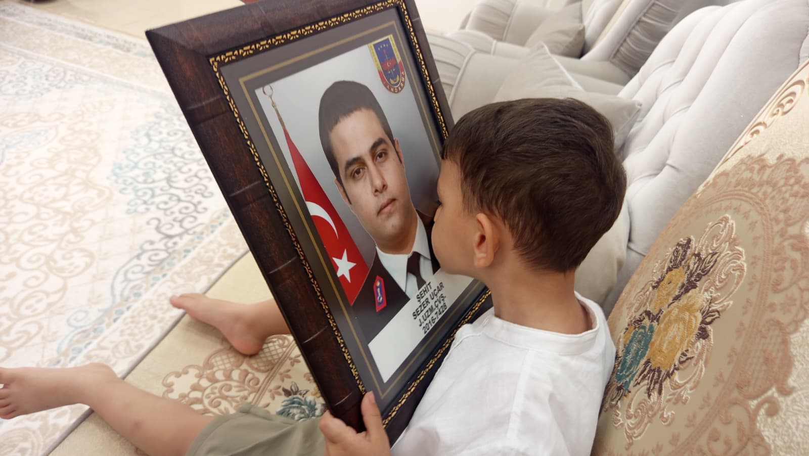 Minik Sezer, şehit amcası Sezer Uçar