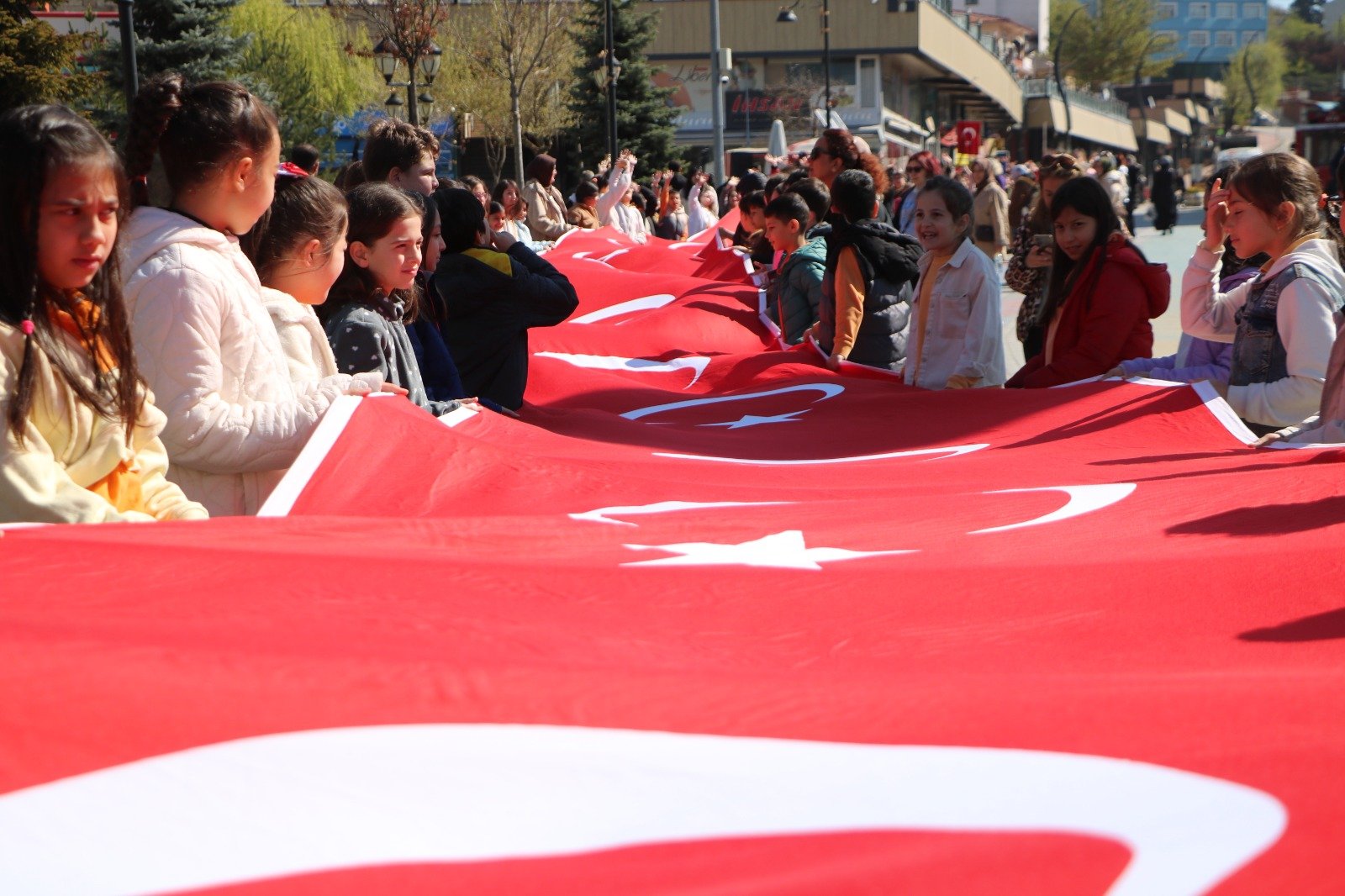 Bolu 23 Nisan etkinliği veliler öğrenciler