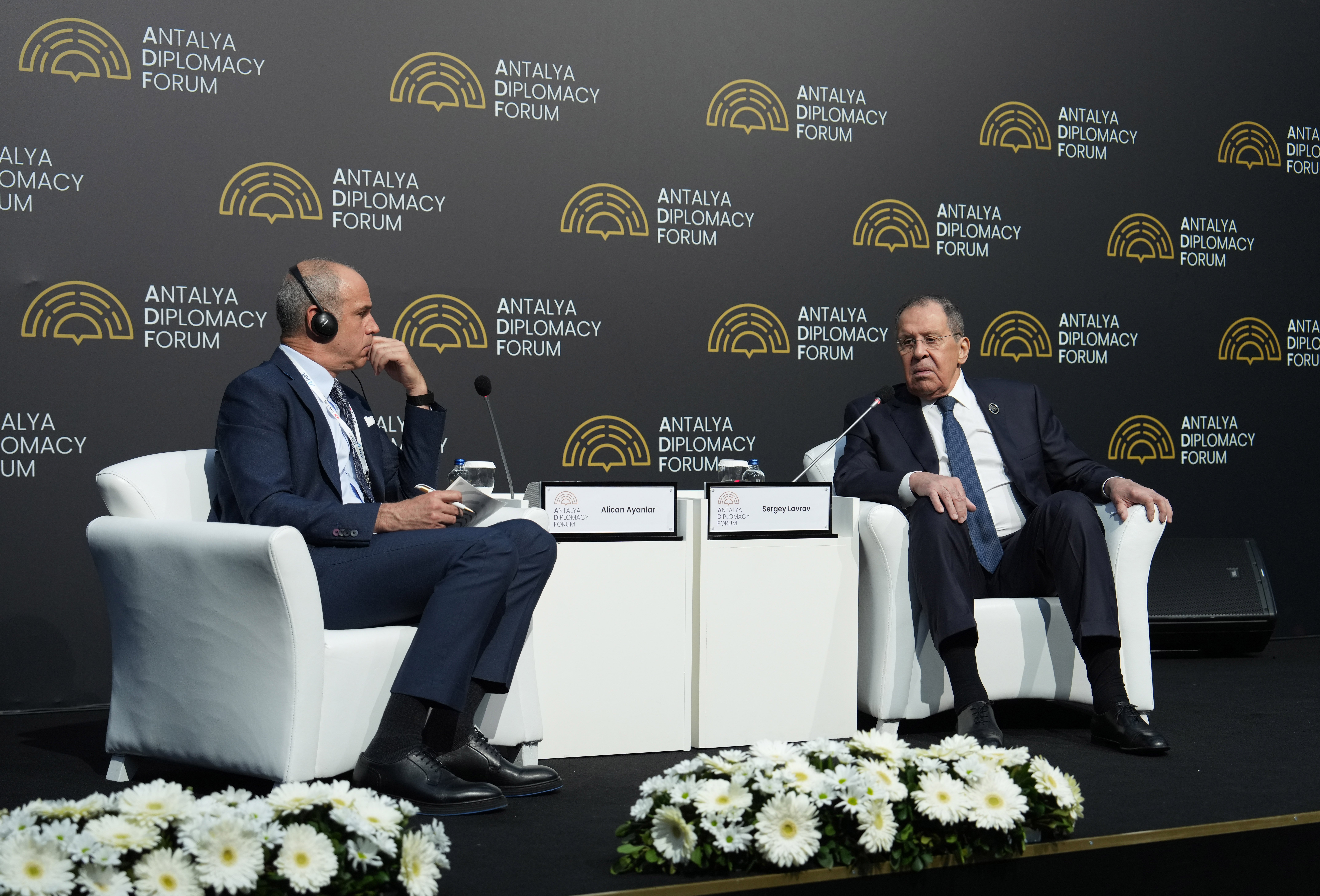 Sergey Lavrov konuşma yapıyor