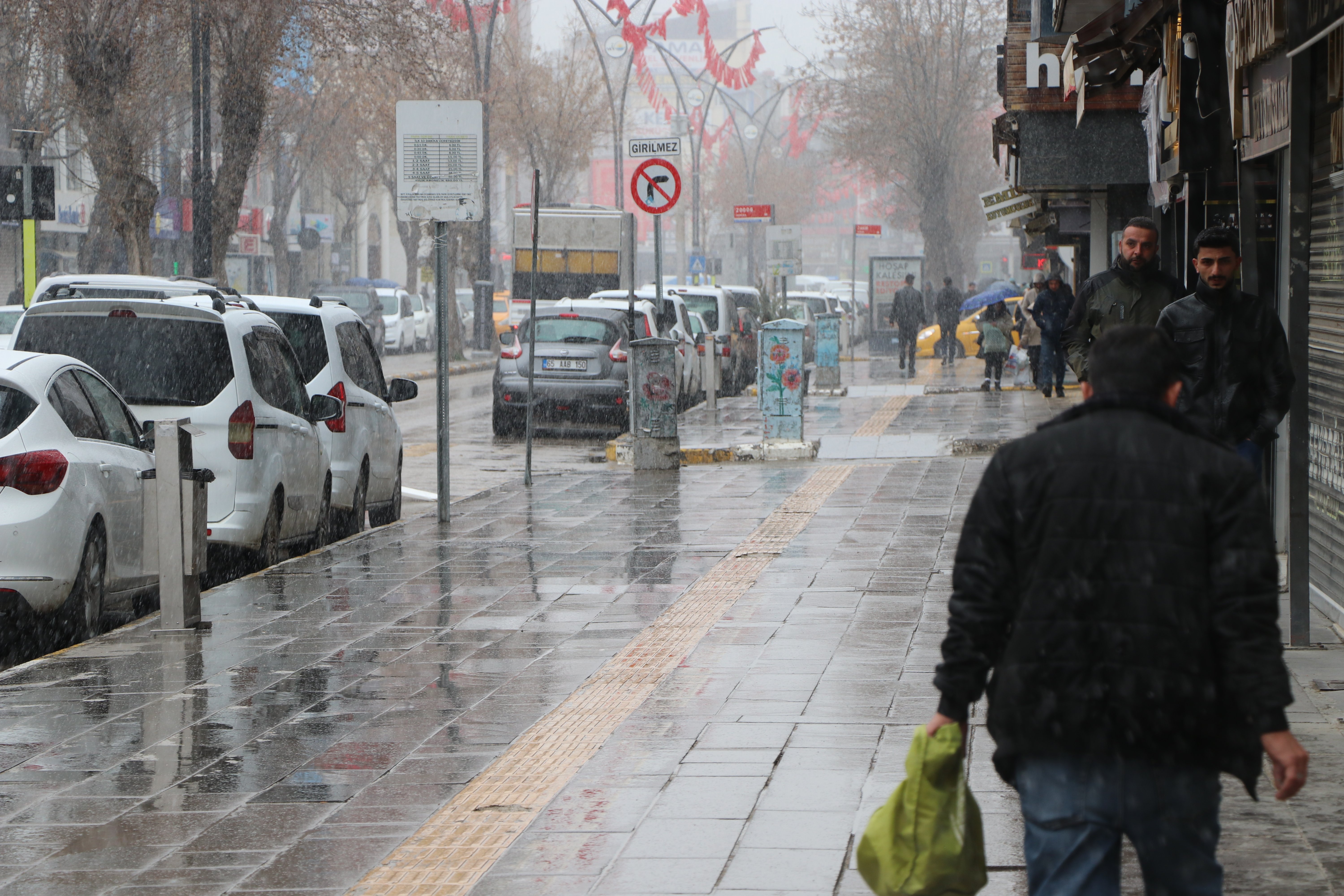 Van Büyükşehir Belediyesi kar mücadelesi
