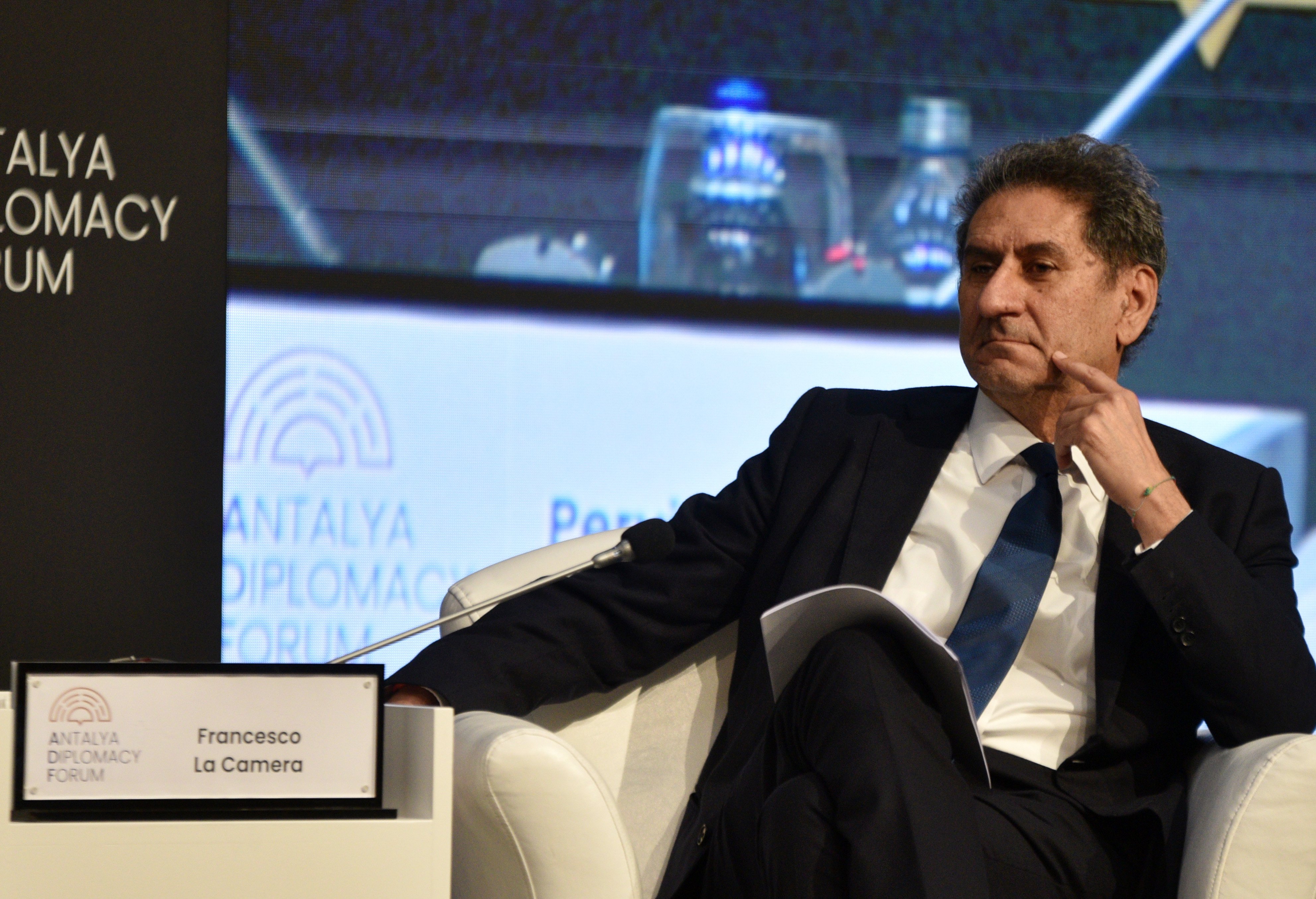 Francesco La Camera konuşma yapıyor