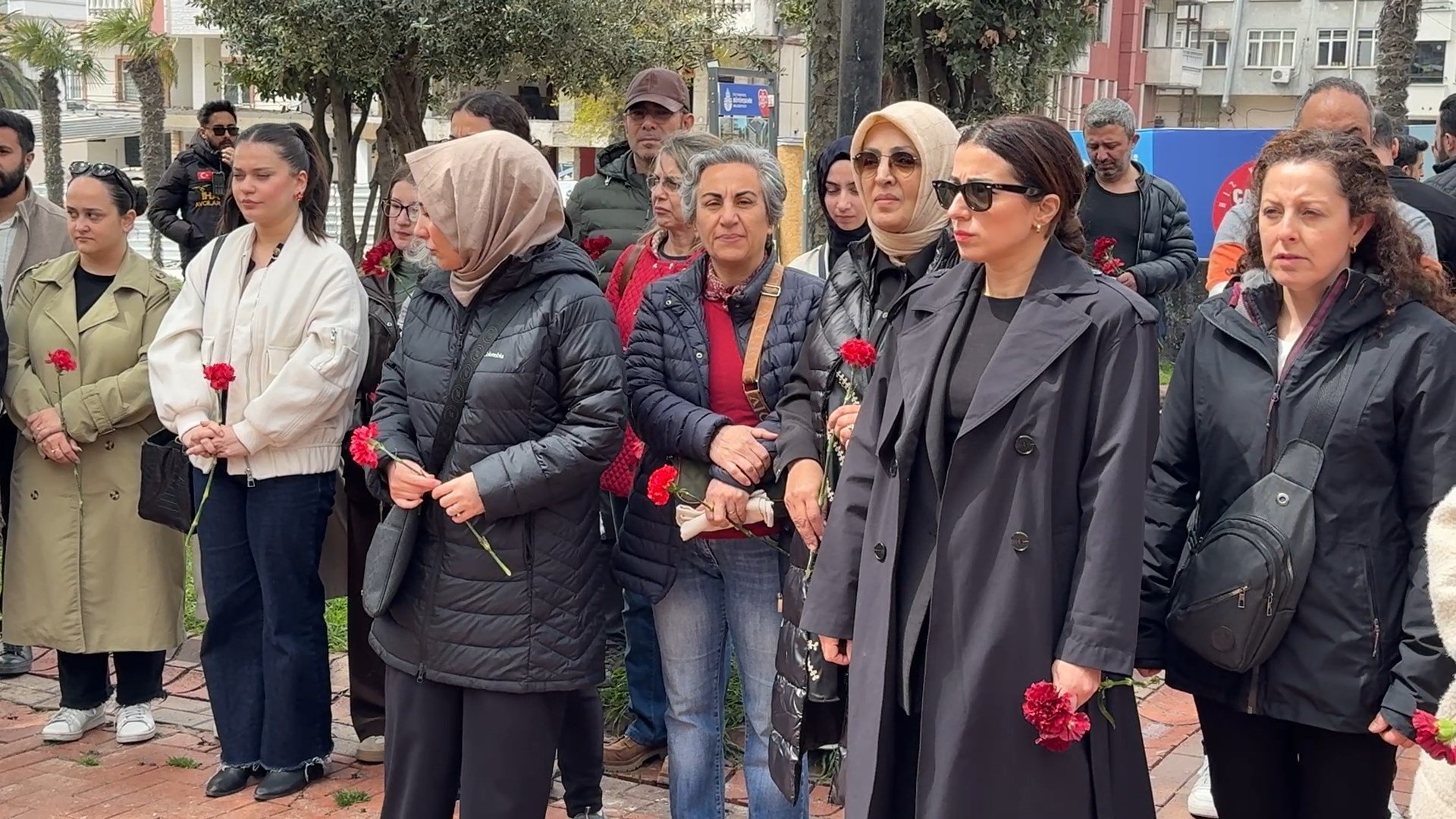 Gıyabi cenaze namazı kalabalık cemaat