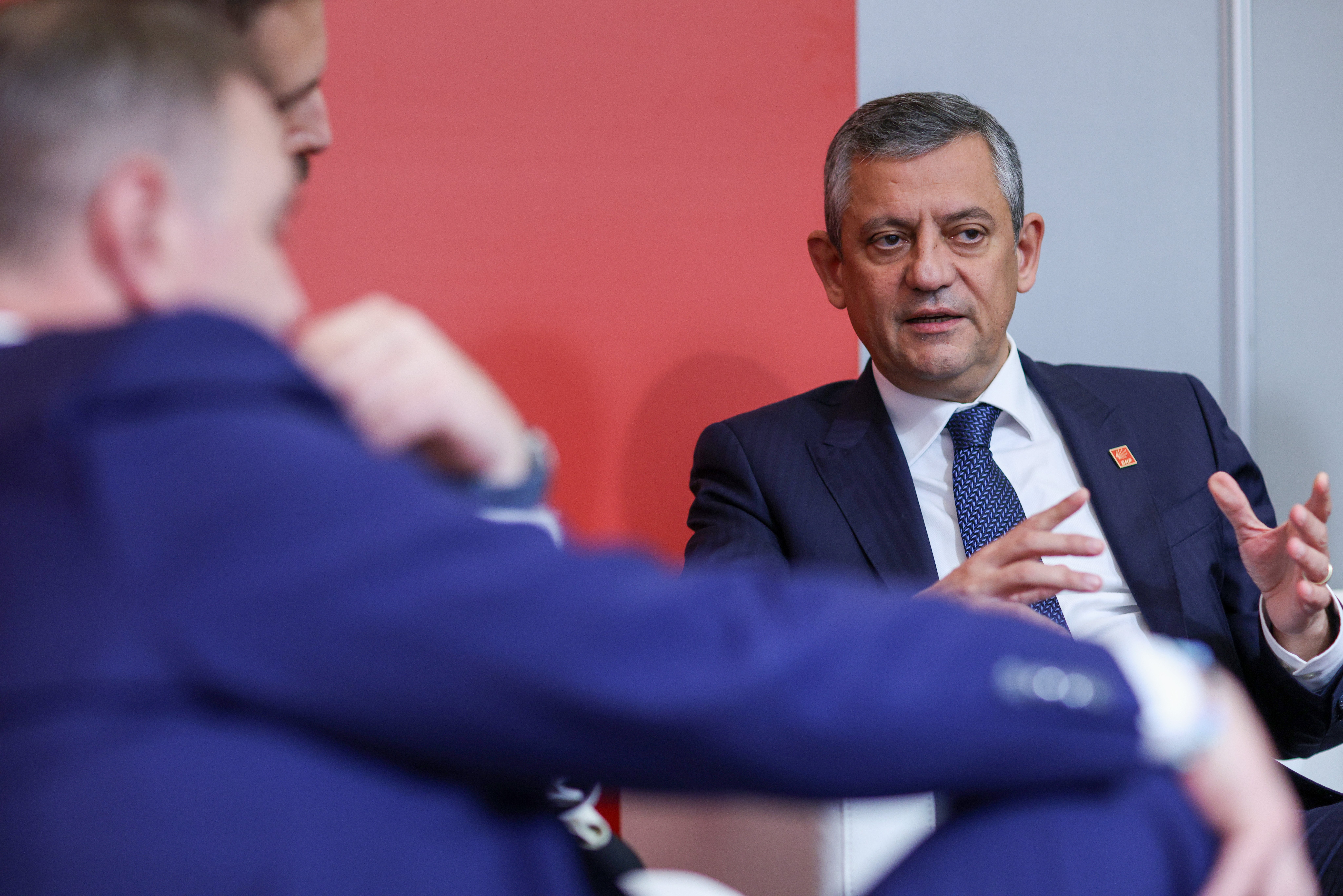 Özgür Özel diplomatik temaslarda