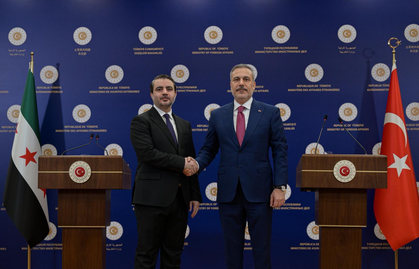 Hakan Fidan konuşmasını sürdürüyor