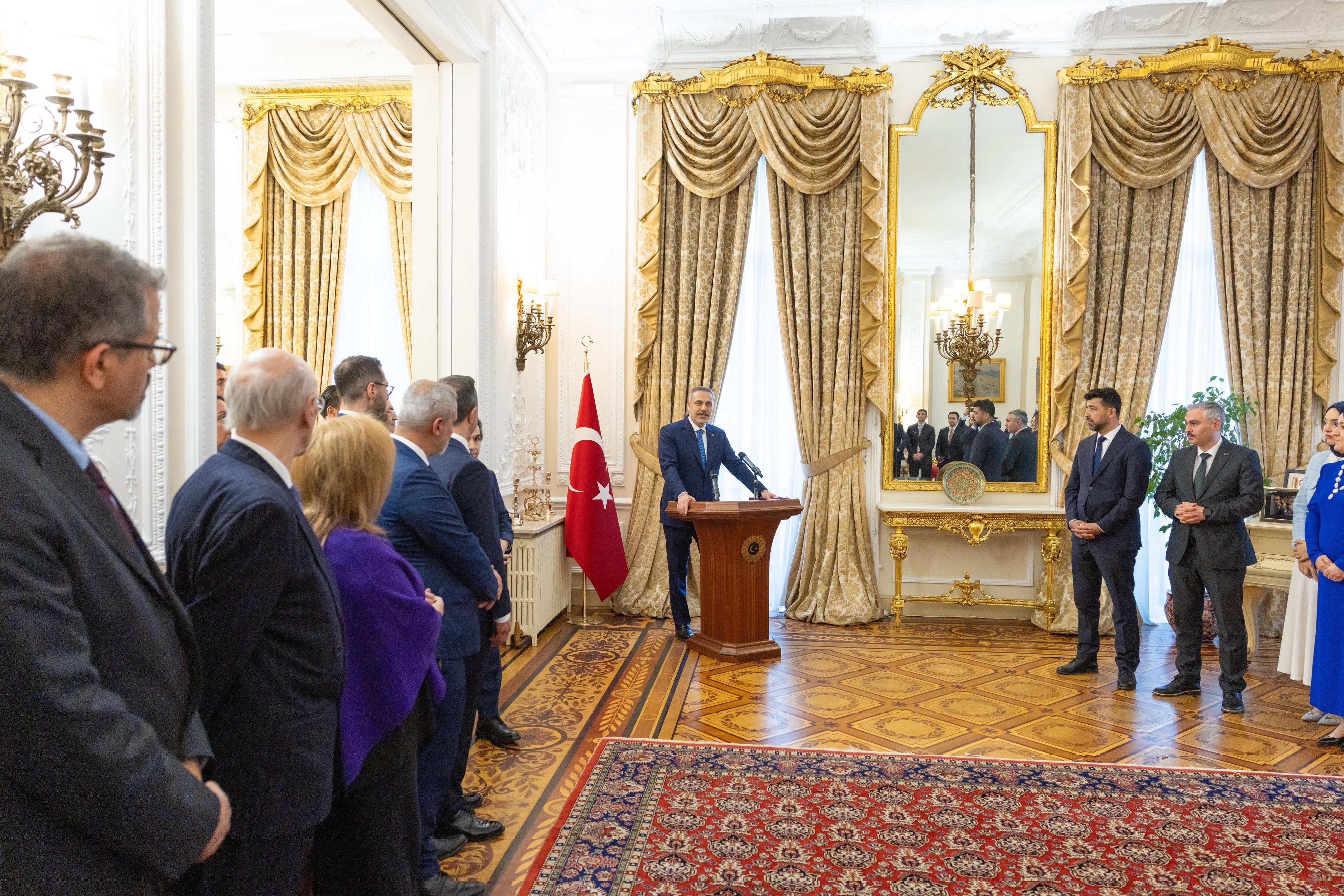 Dışişleri Bakanı Fidan Londra