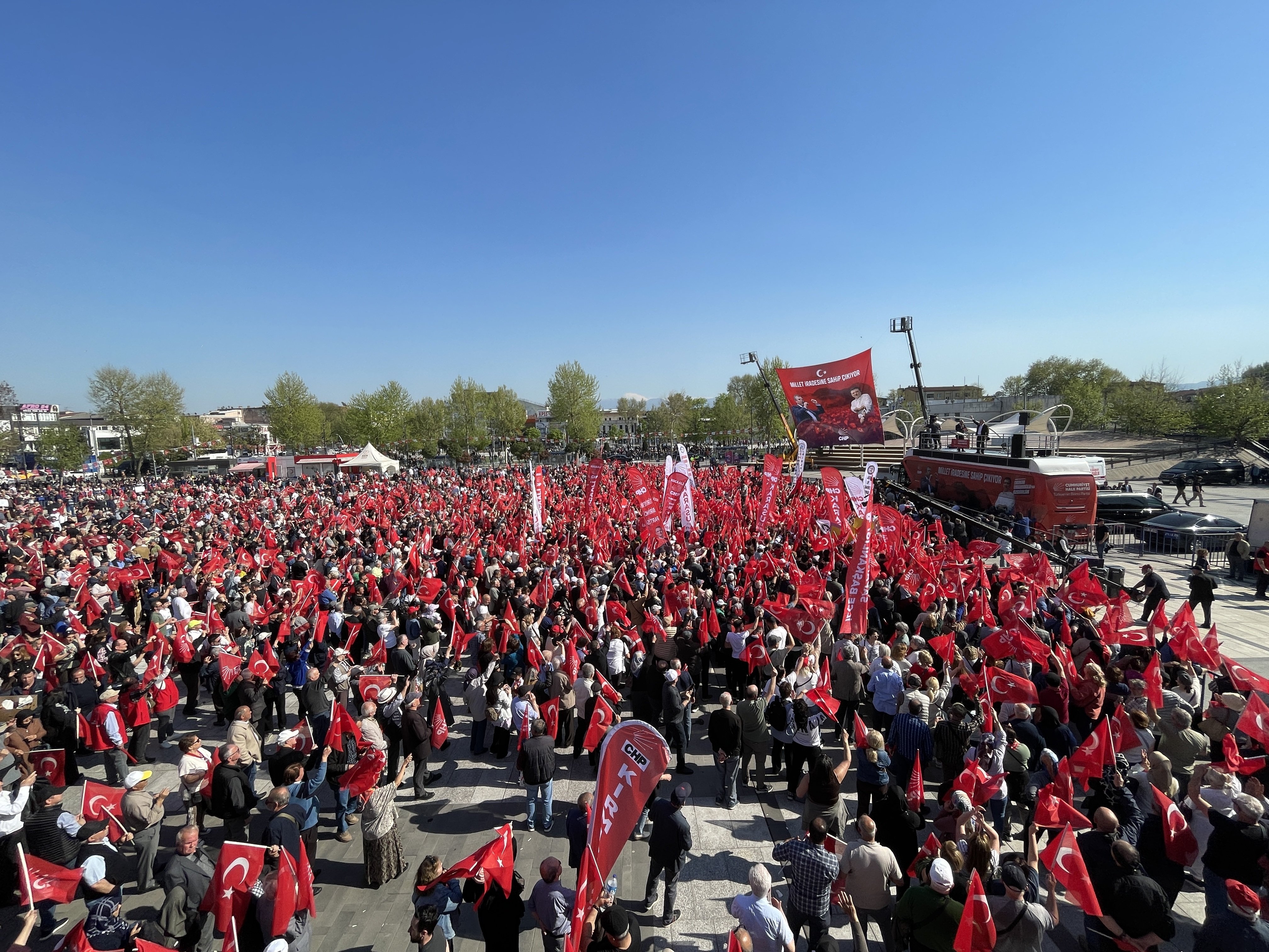 CHP Genel Başkanı Özgür Özel Sakarya mitinginde