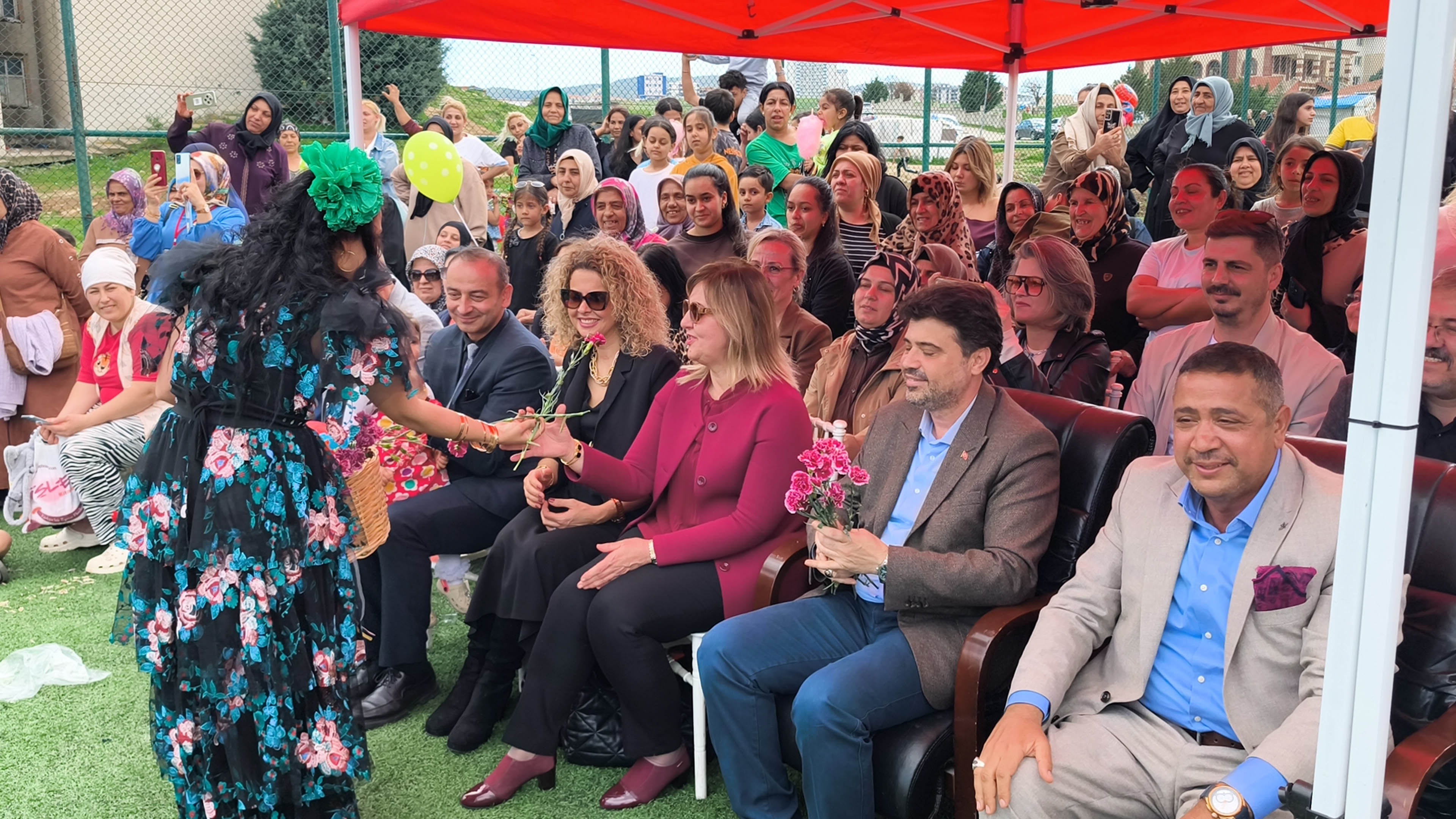 8 Nisan Dünya Romanlar Günü