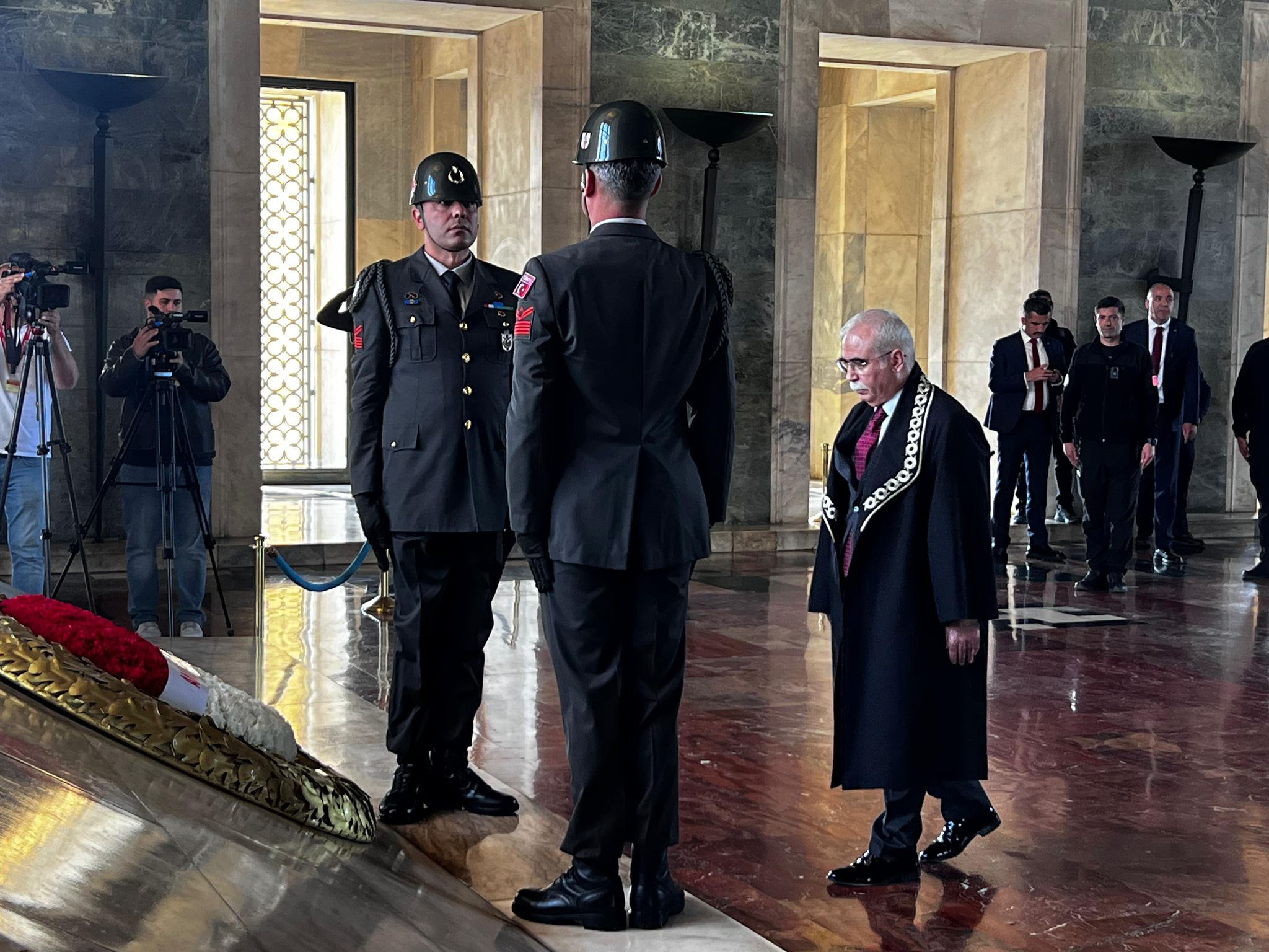 AYM Başkanı Özkaya Anıtkabir