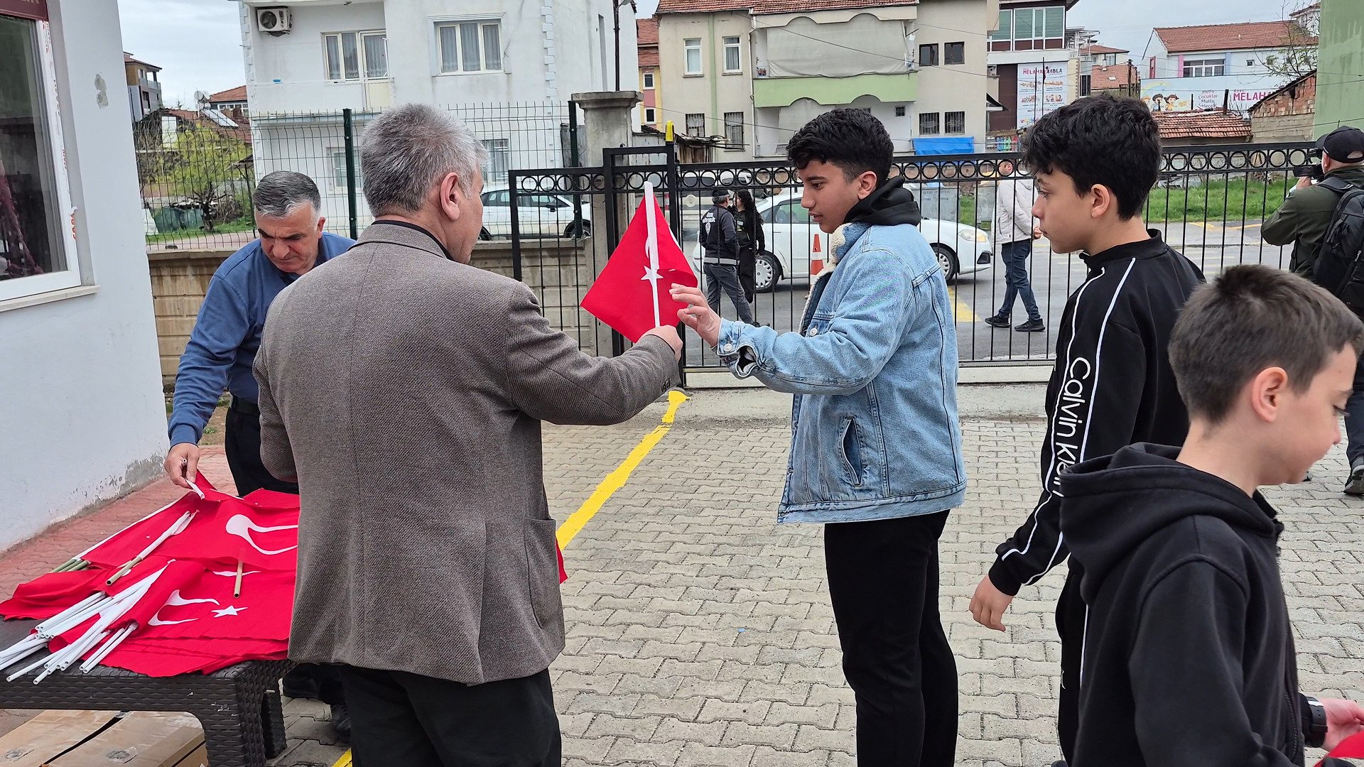 Malatya öğretmenler karanfil karşılama