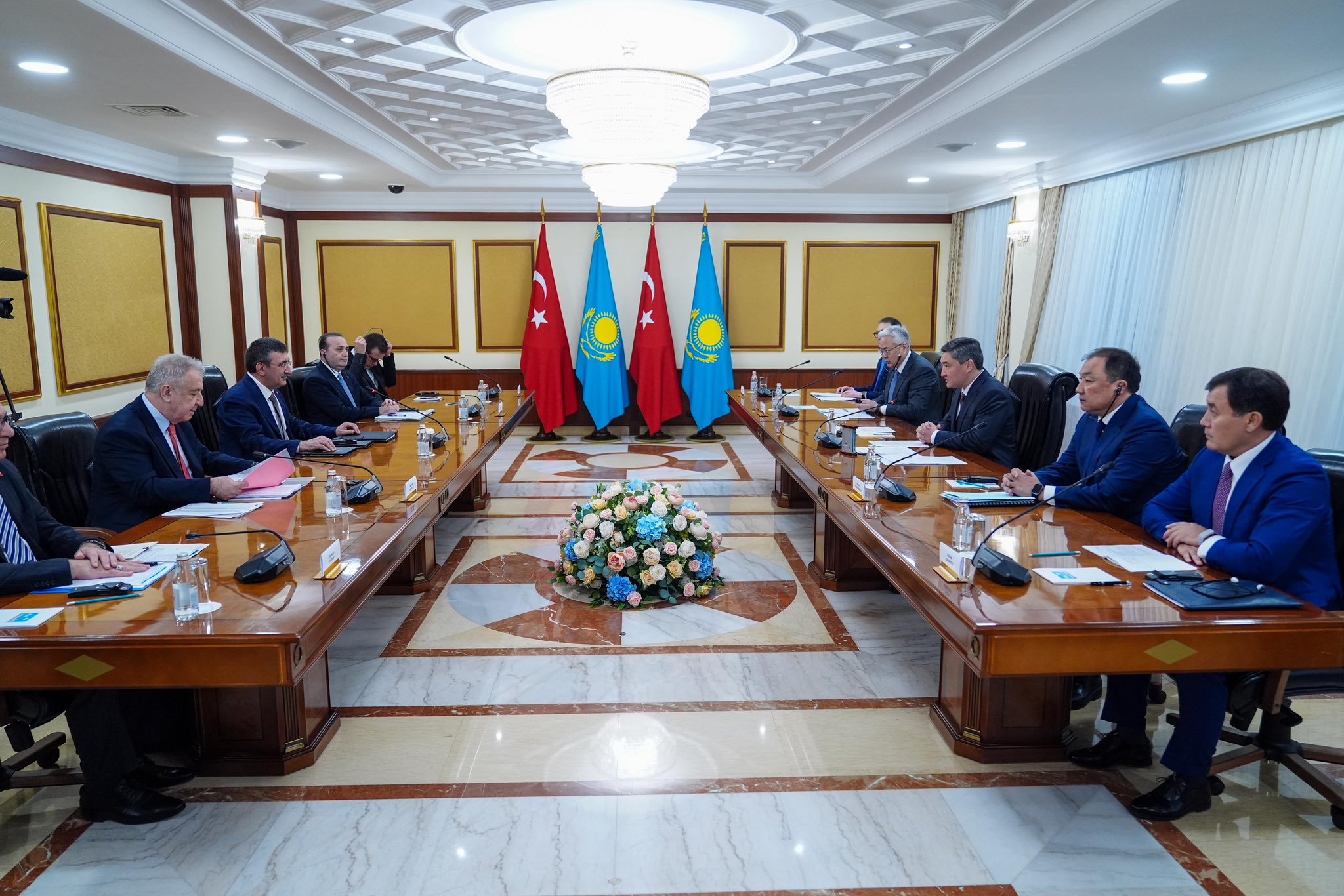 Cevdet Yılmaz Kazakistan Başbakanı Bektenov görüşmesi