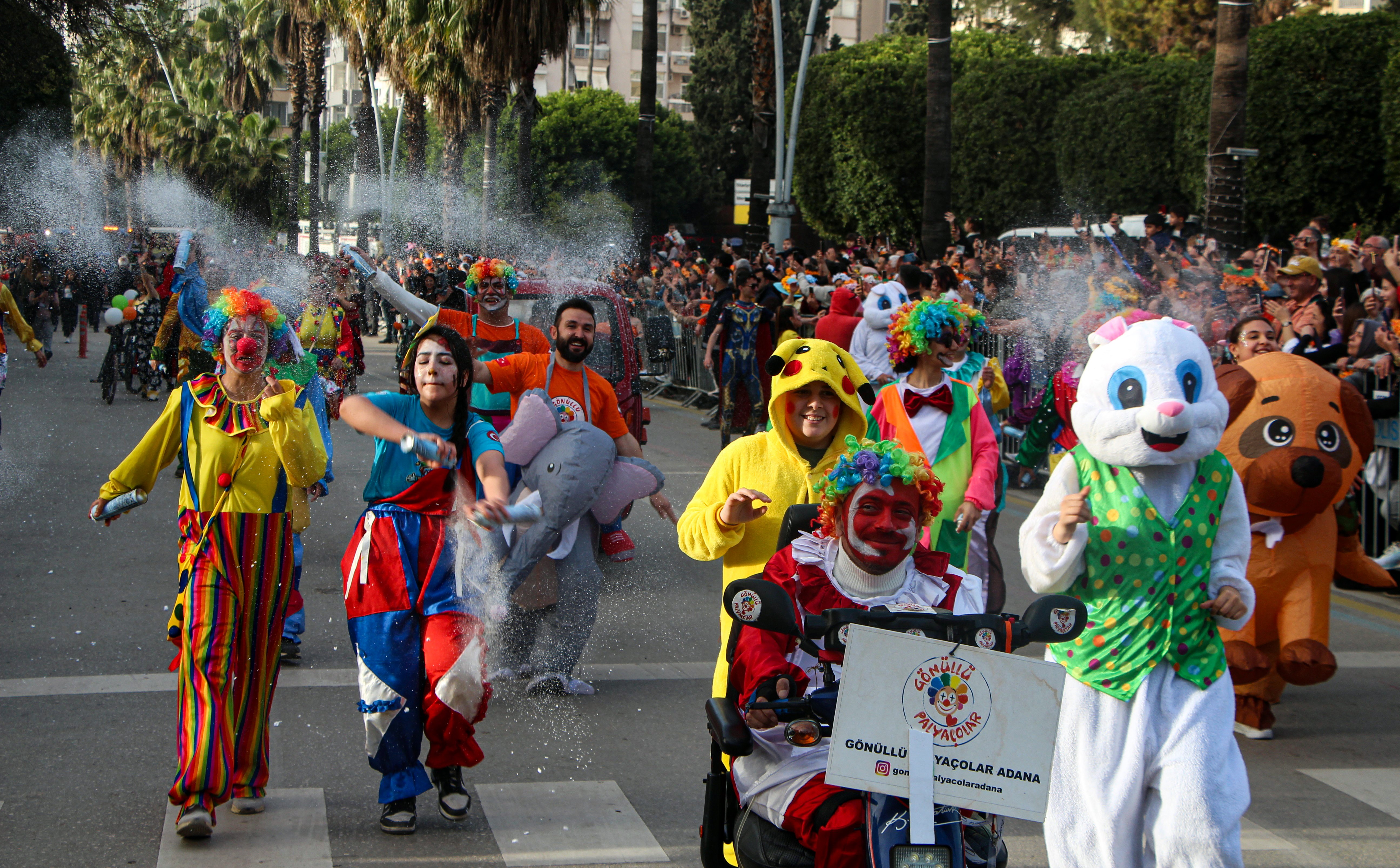 Portakal Çiçeği Karnavalı katılımcıları