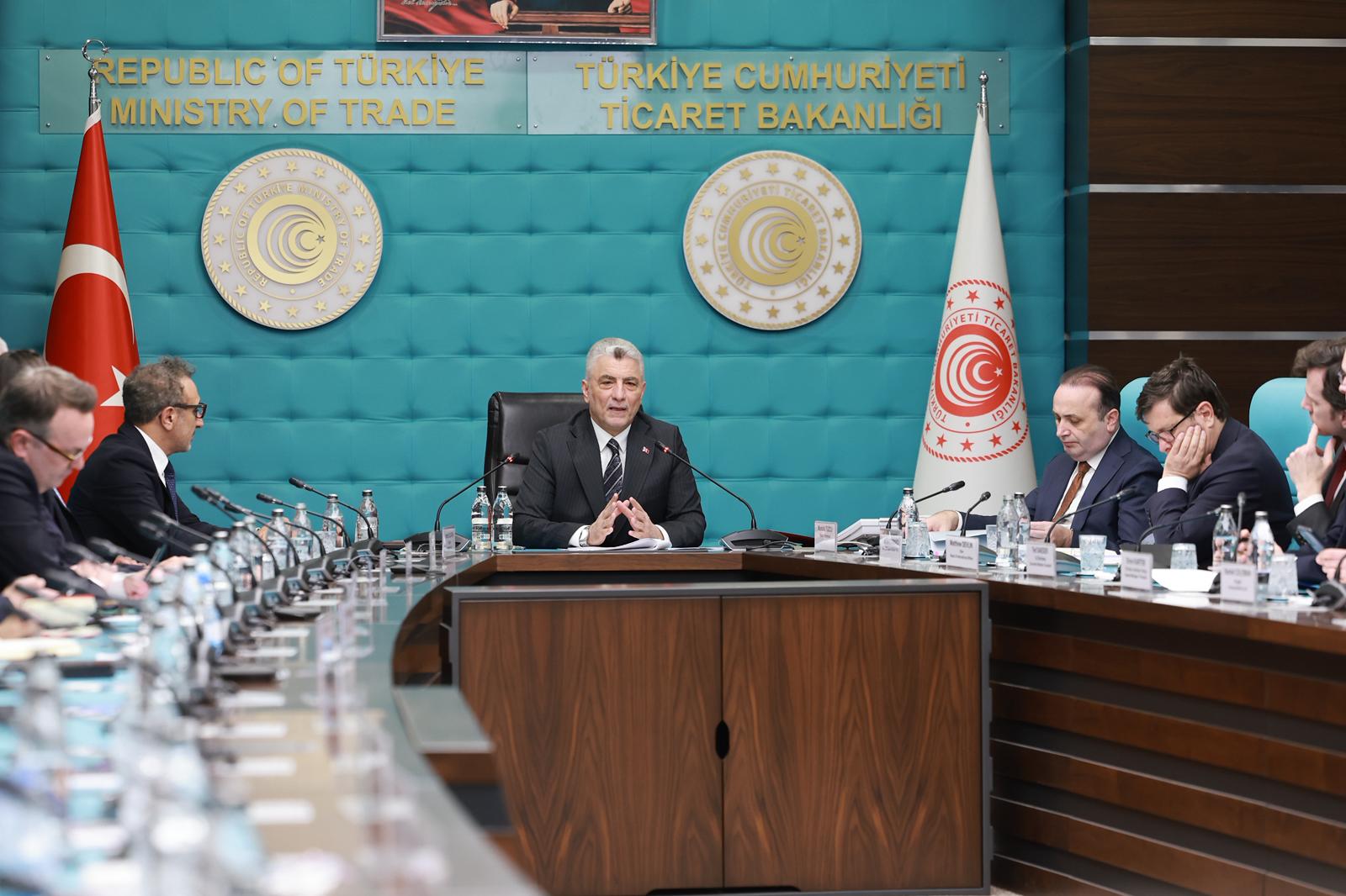 Ticaret Bakanı Ömer Bolat açıklama yapıyor